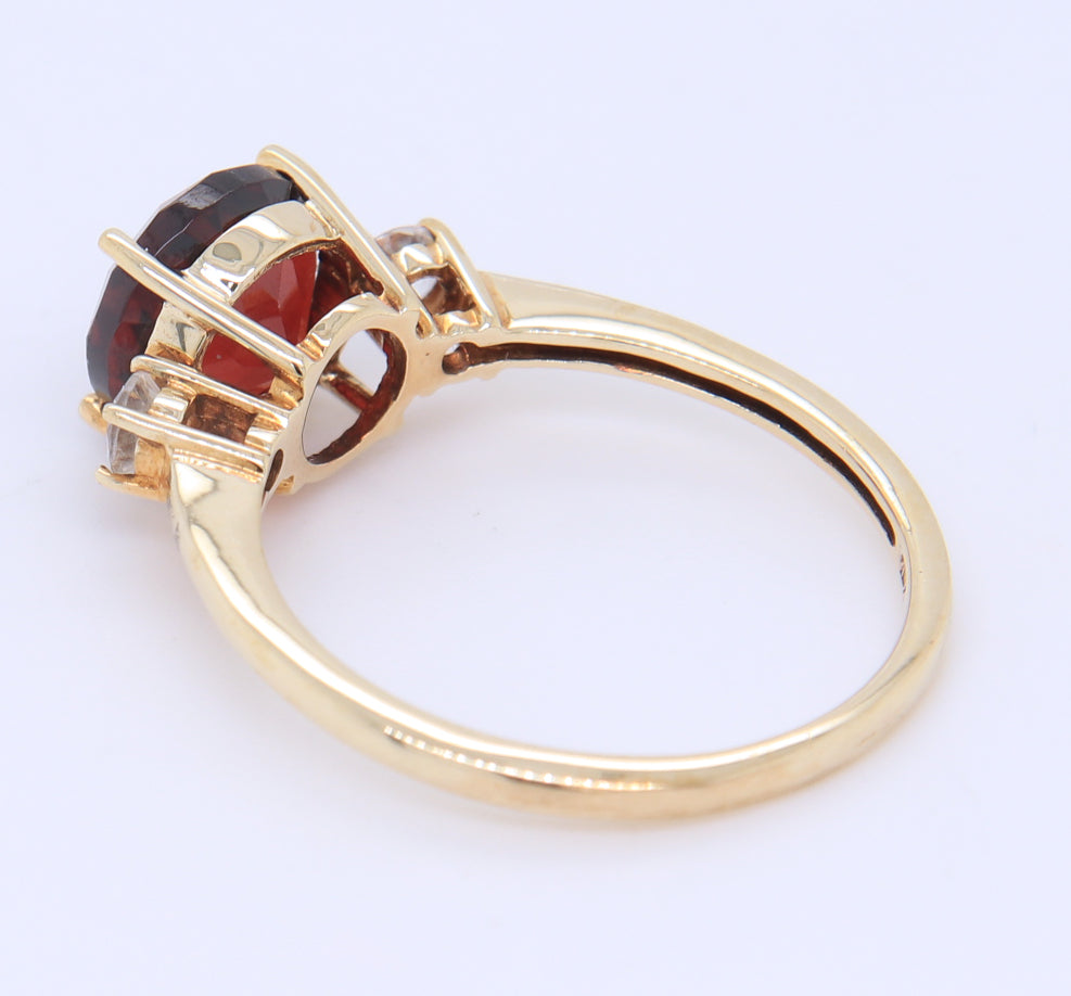 10KT Yellow Gold Set Of Garnet Ring And Earrings