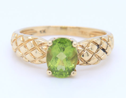 10KT Yellow Gold Green Peridot Ring