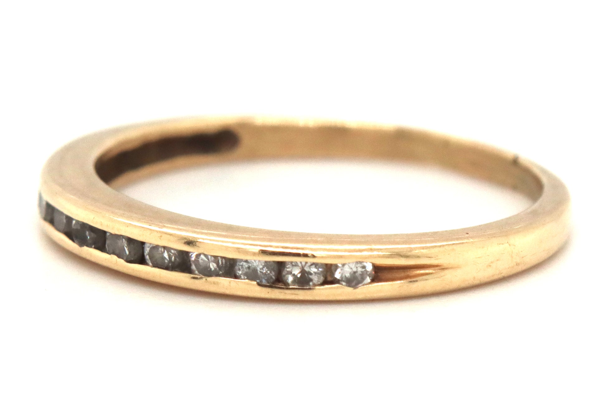 10kt Yellow gold round brilliant cut diamond band