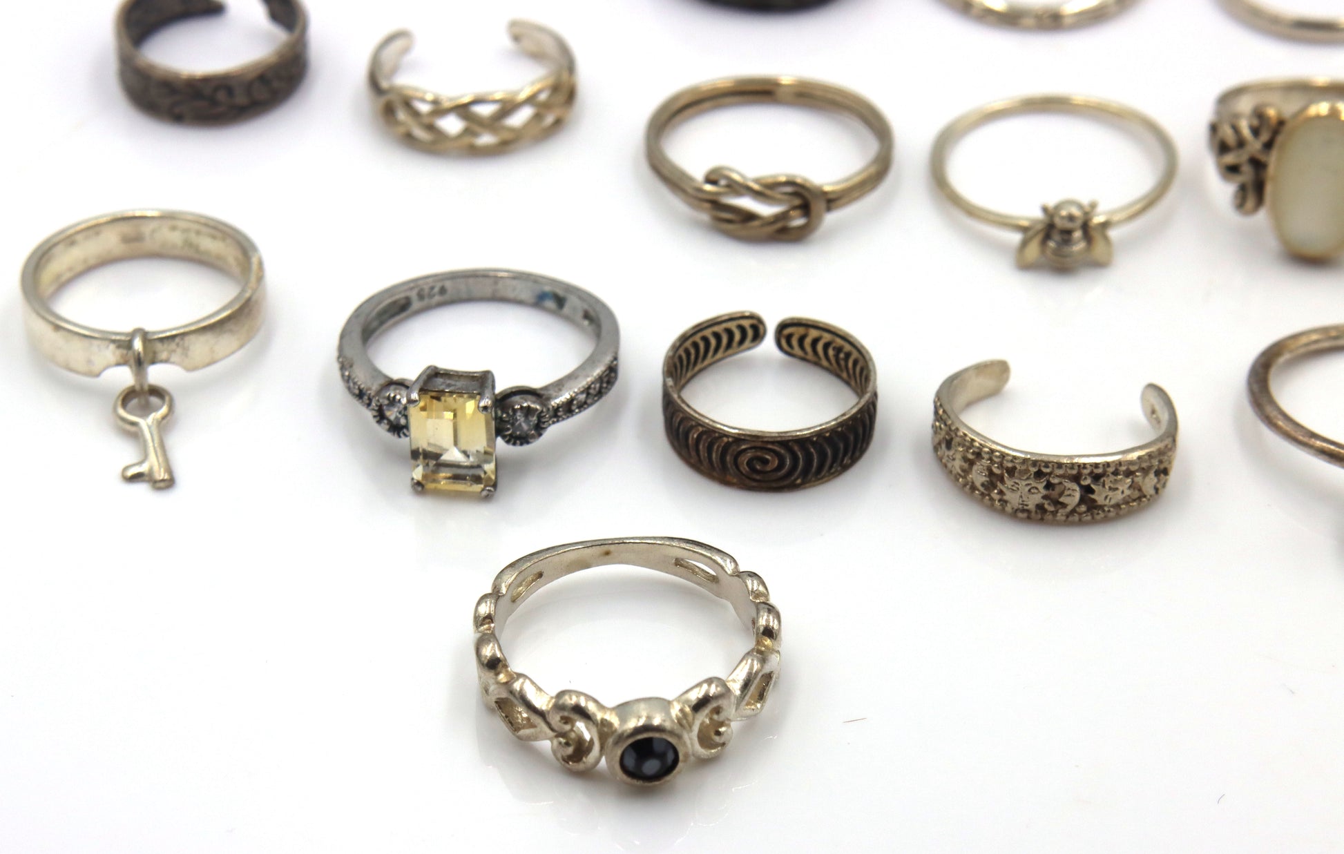 Group to of Vintage 925 sterling silver rings