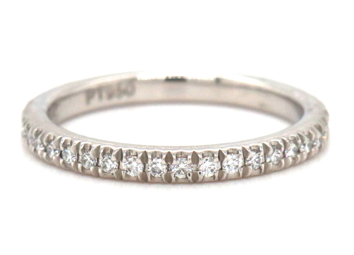 14kt White gold round brilliant cut diamond band