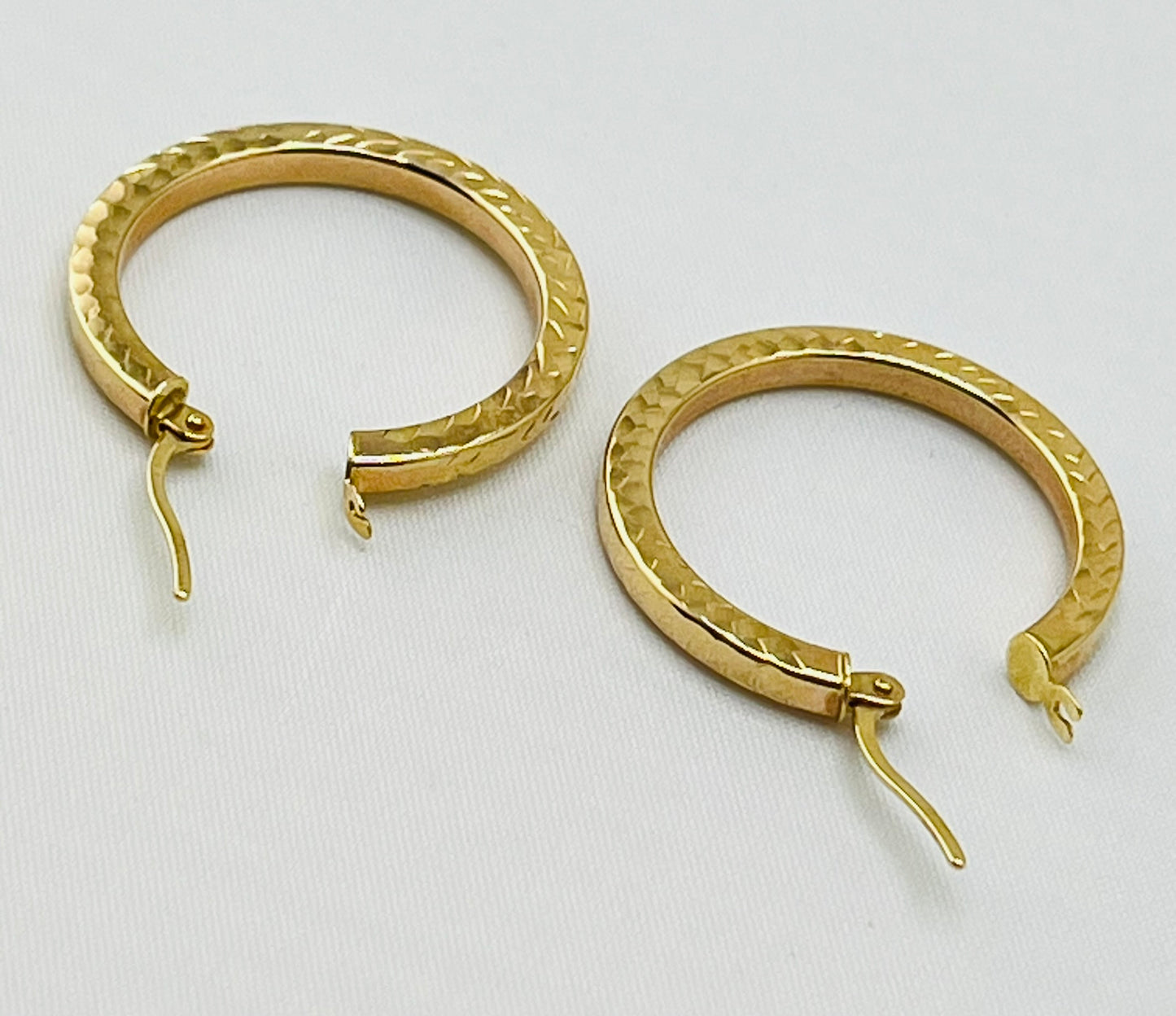 14KT Yellow Gold Hammered 25mm Hoop Earrings