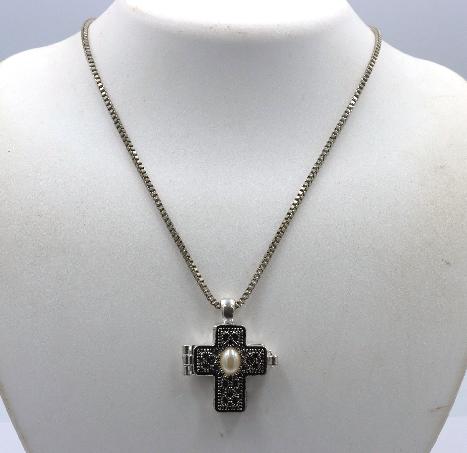 925 Sterling silver cross locket pendant on box chain necklace