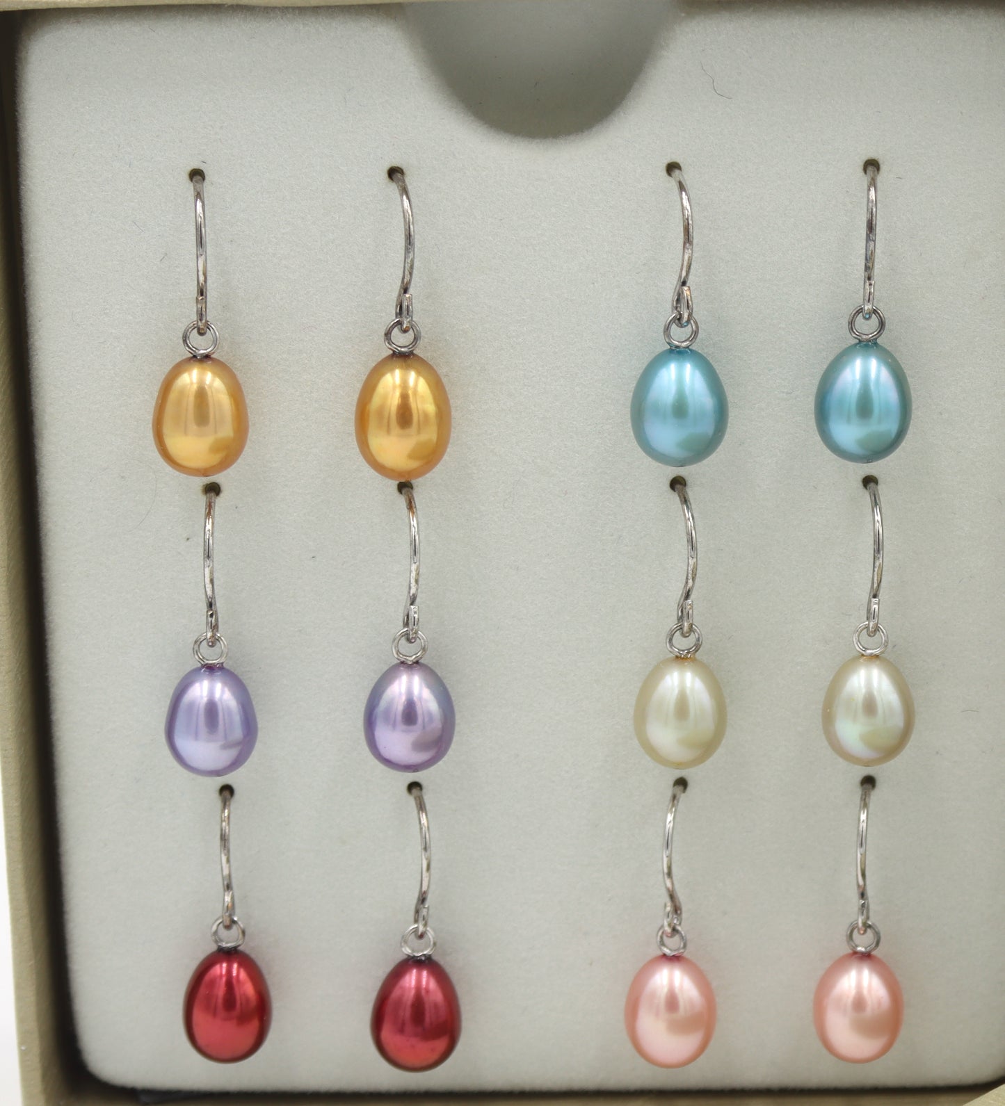 Jade Turtle necklace and multi color pearl earrings