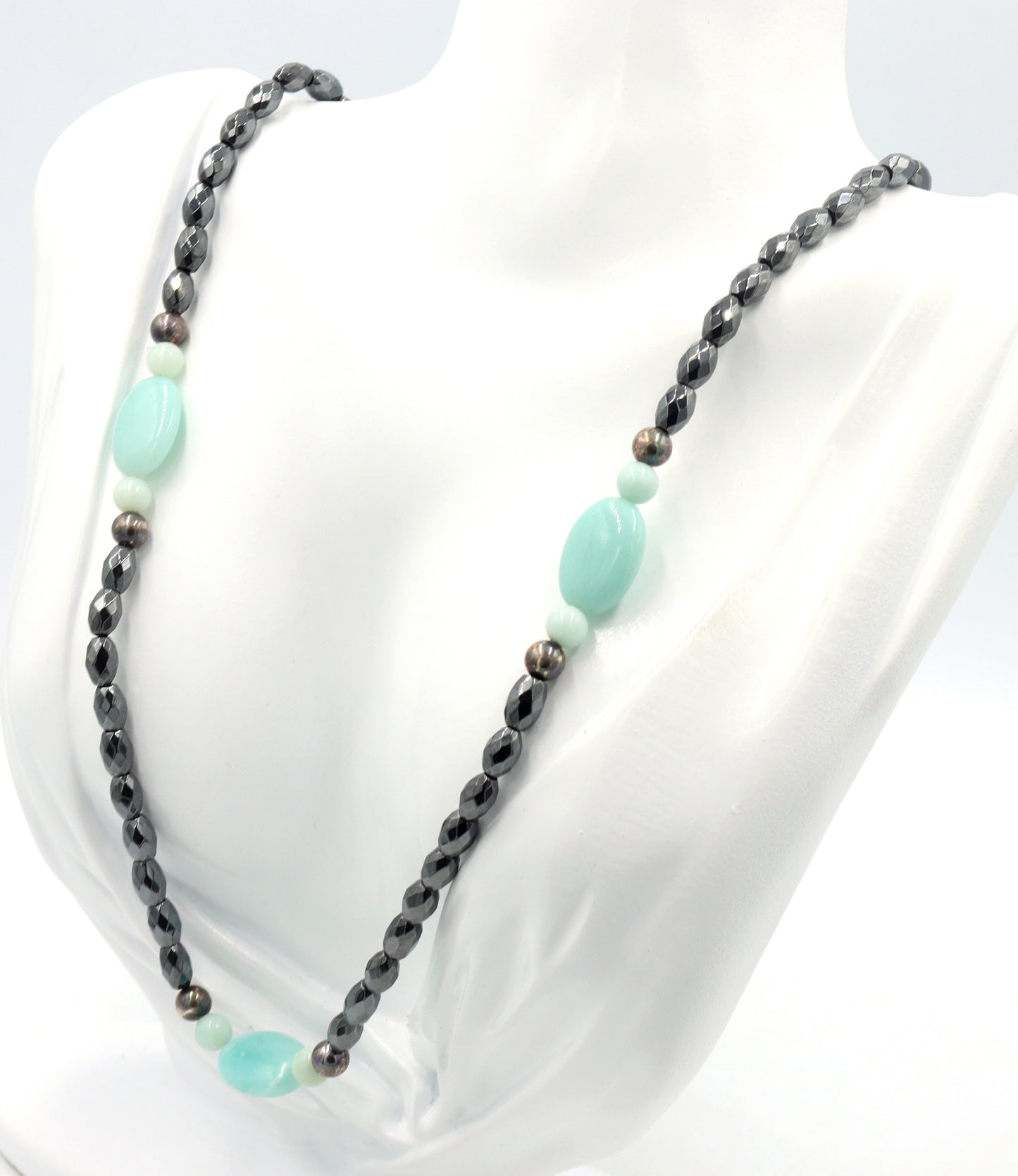 Hematite and beads long necklace