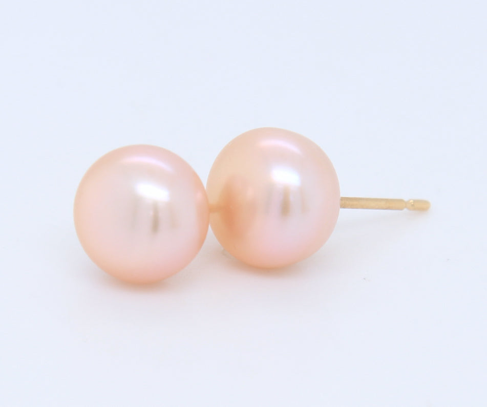 Set of Pink Pearl Necklace, Bracelet and Stud Earrings in Yellow Gold