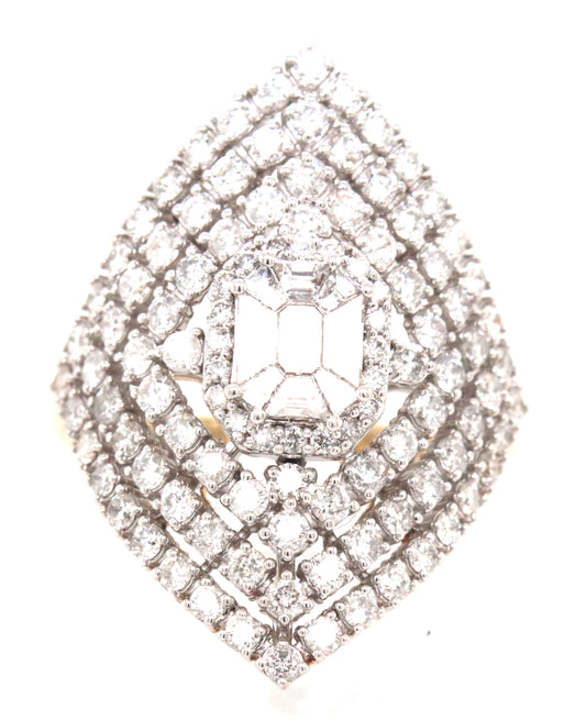 10kt Yellow gold 2.42ctw diamond cluster ring