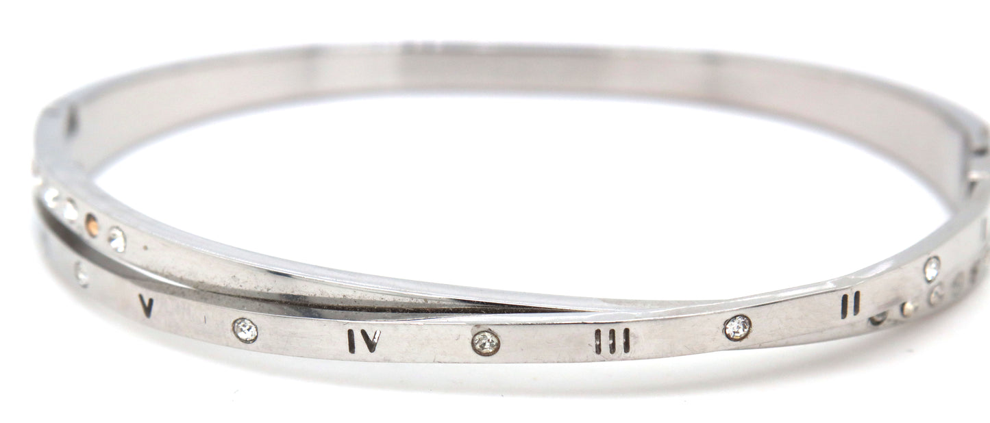 Stainless steel twisted bangle