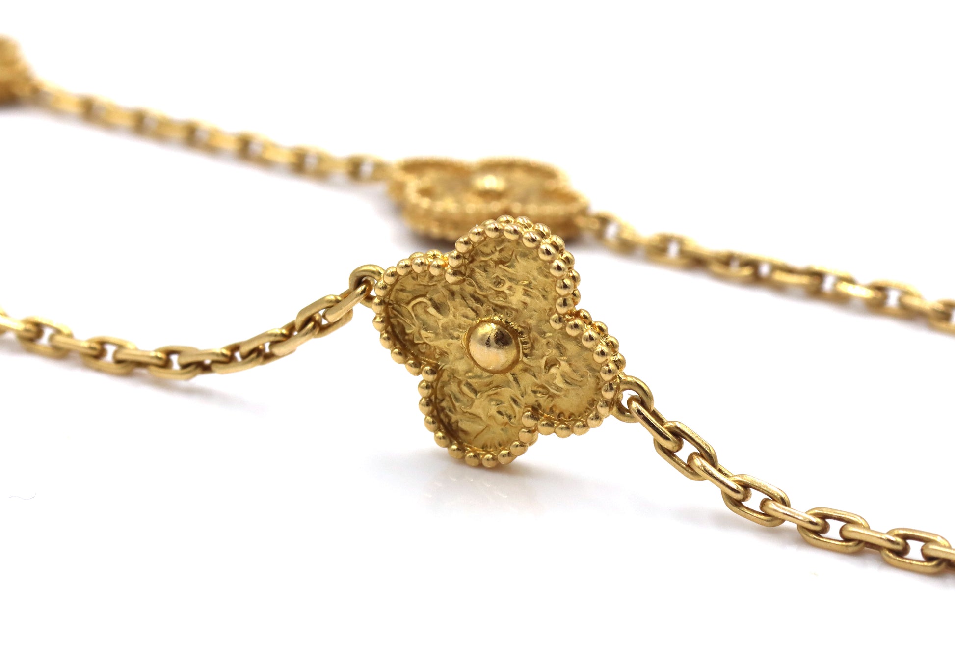 18kt Yellow gold 10 clover motif necklace