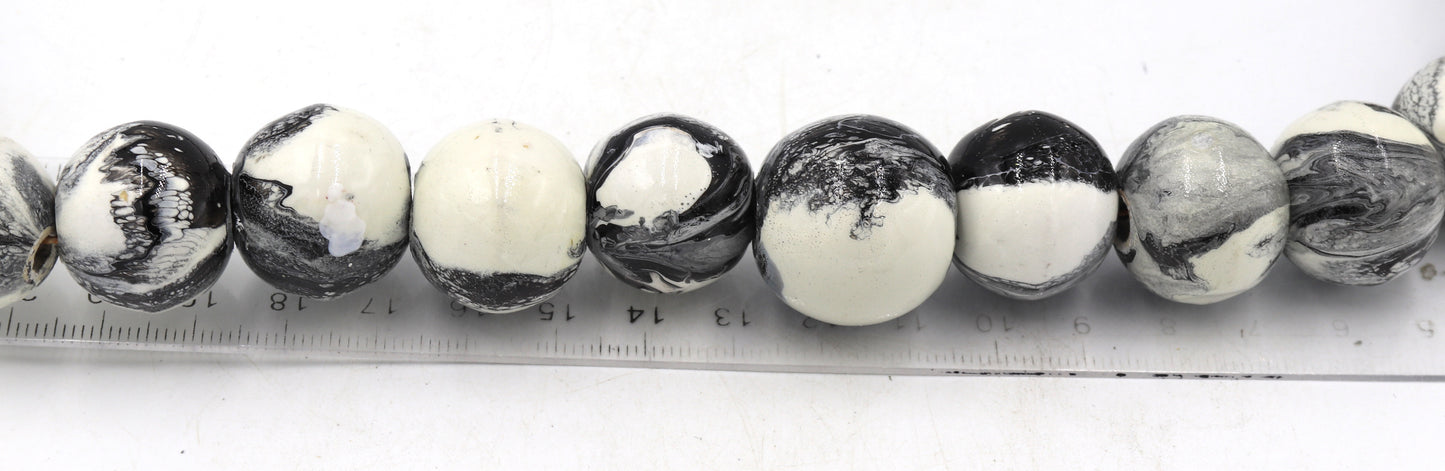 Set of black and white wooden necklace, Bracelet and earrings