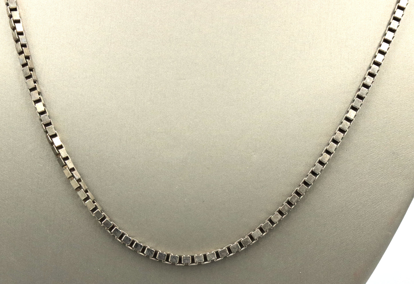 Italian Vintage 925 sterling silver box chain necklace