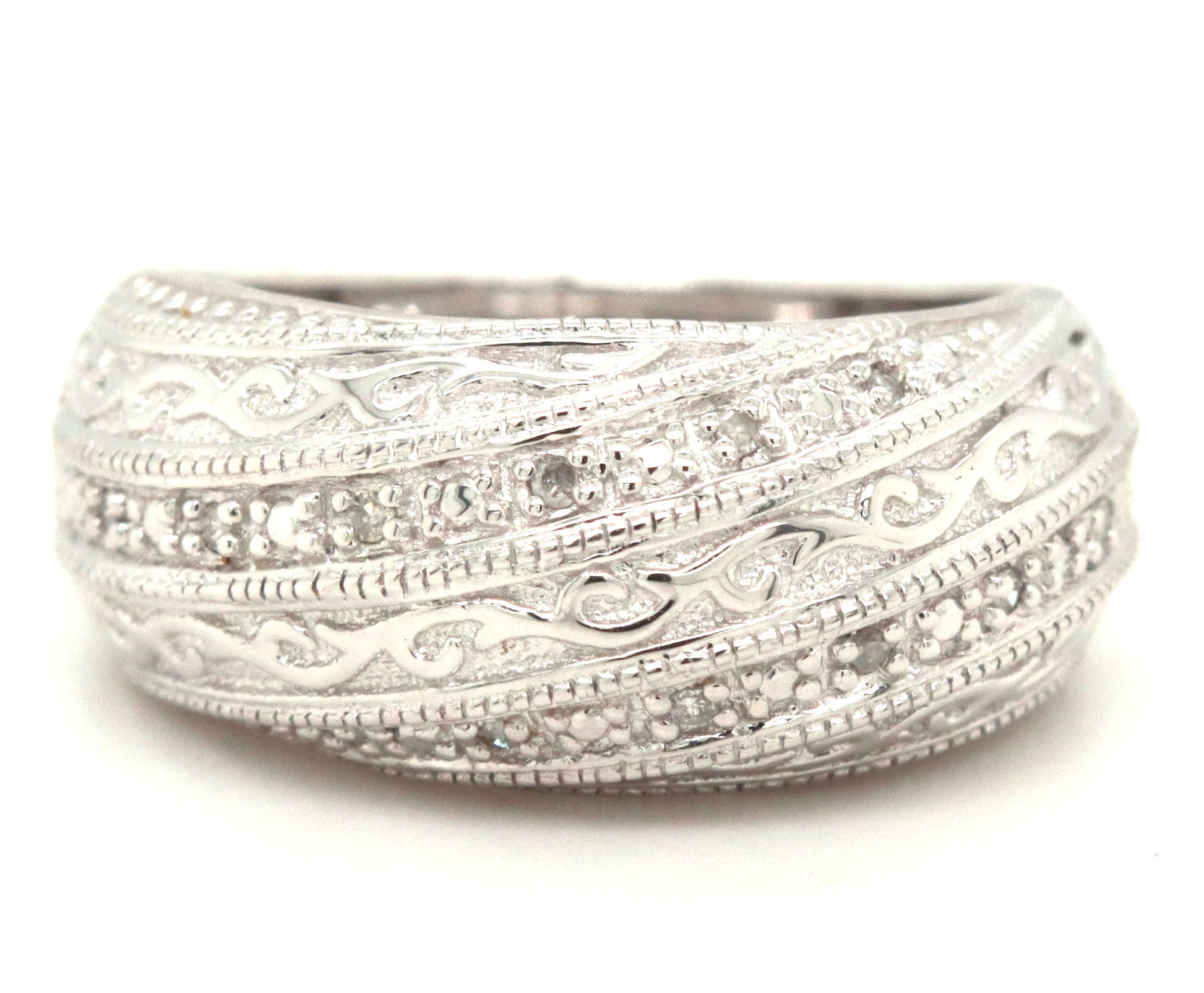 925 Sterling silver ring with diamond accents