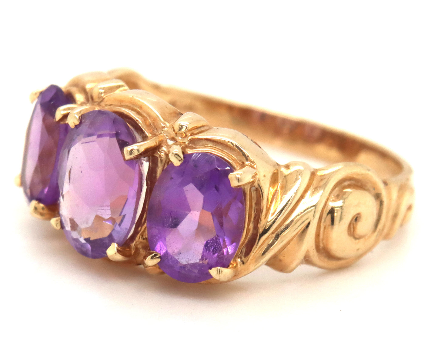 10kt Yellow gold 3 stone oval amethyst ring