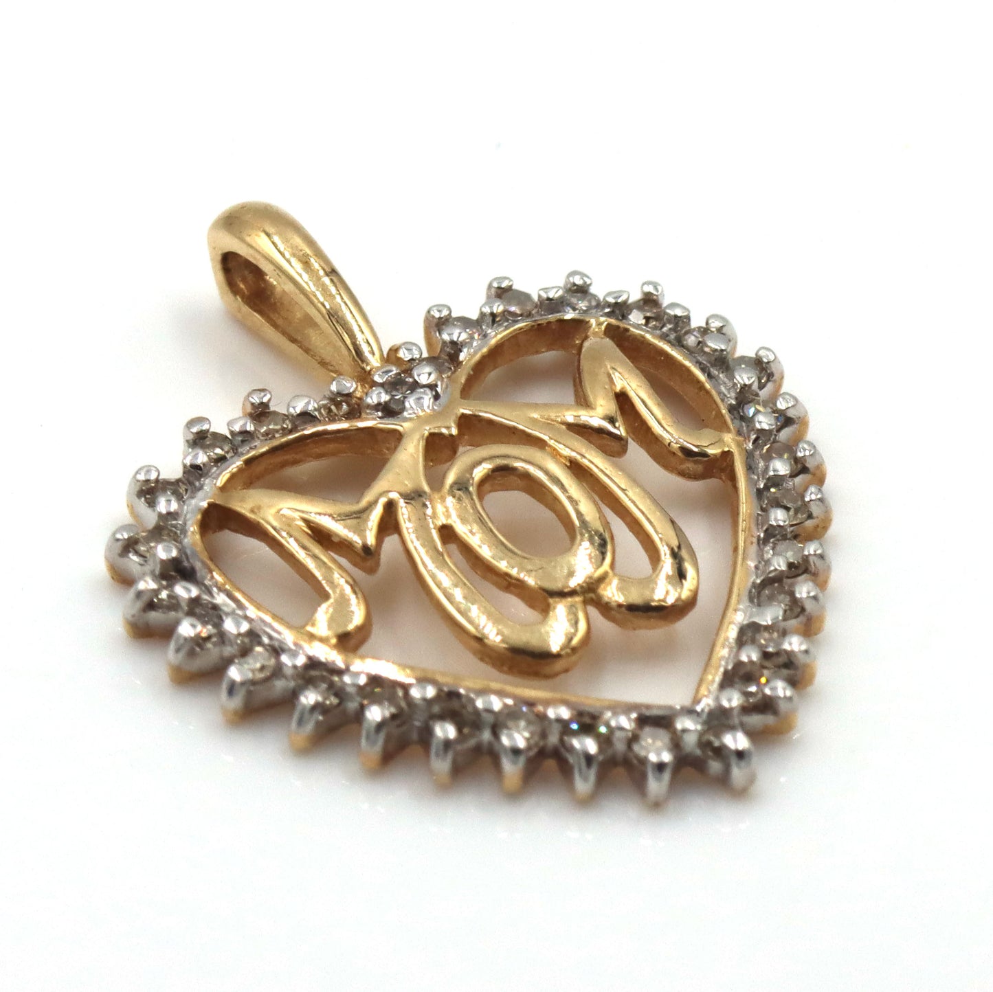 10kt Yellow gold heart shaped MOM diamond pendant