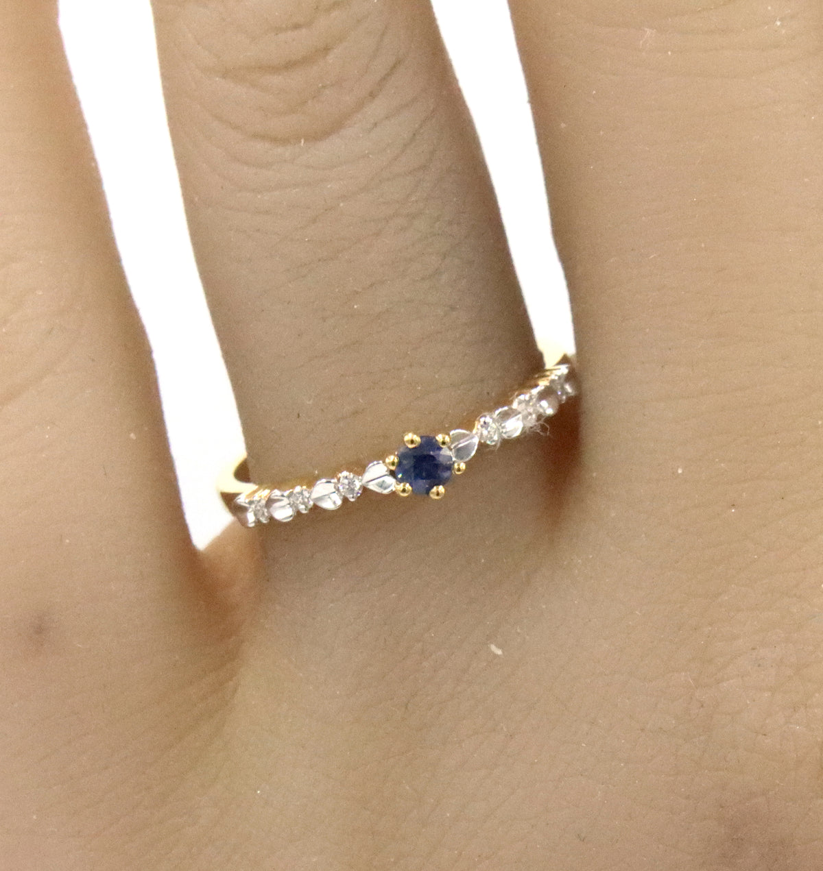 14kt Two tone gold 0.04ctw diamond and sapphire stackable band