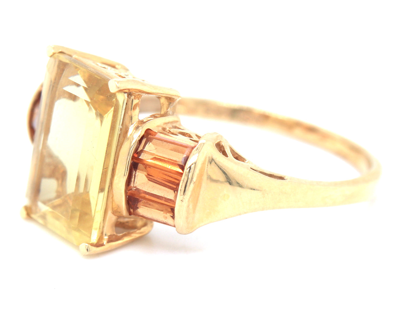 14kt Yellow gold quartz and sapphire ring