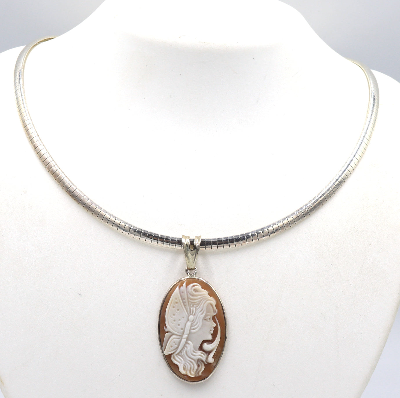925 Sterling silver Cameo pendant on Italian omega chain
