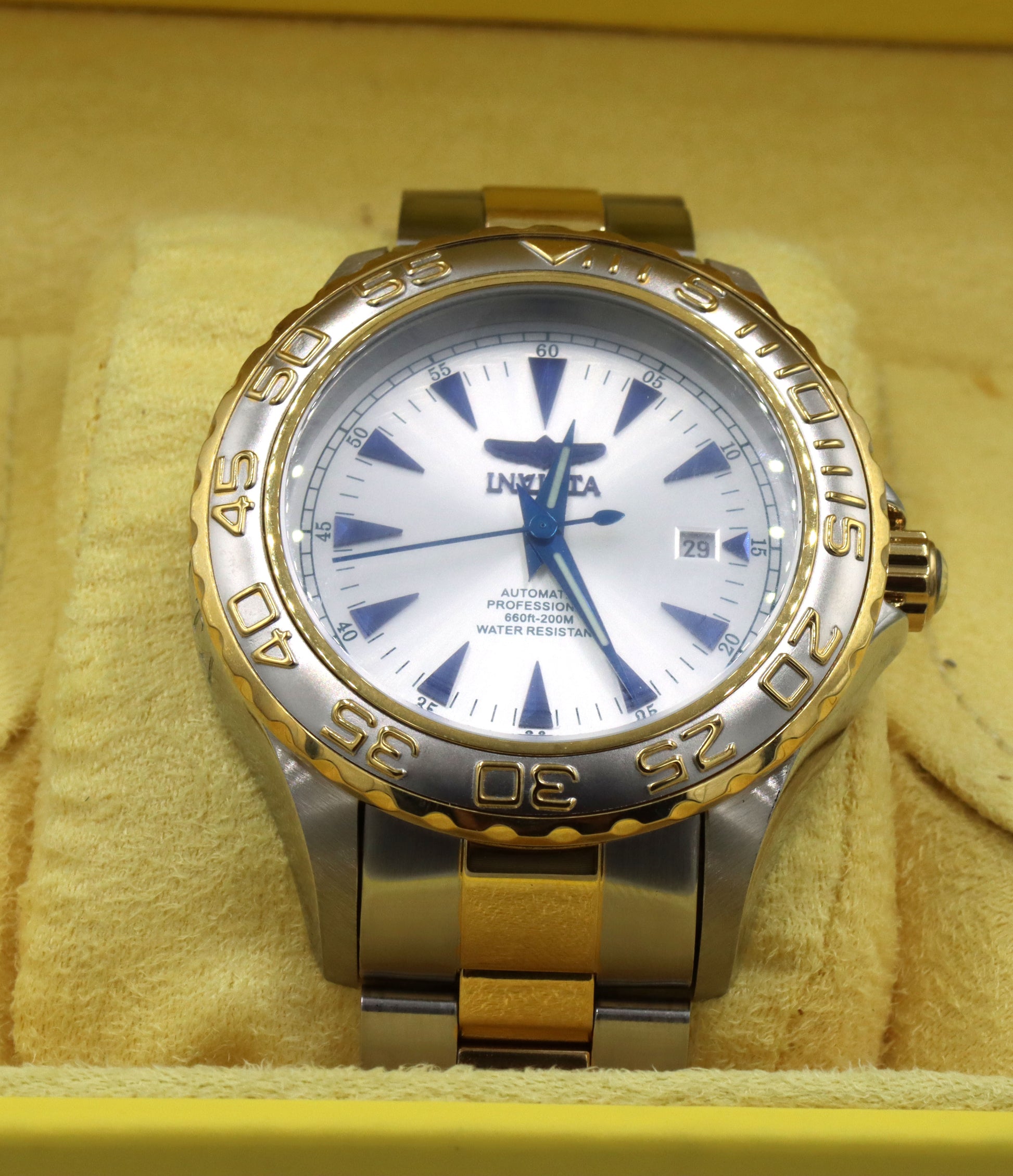 Invicta automatic professional 660ft-200M watch