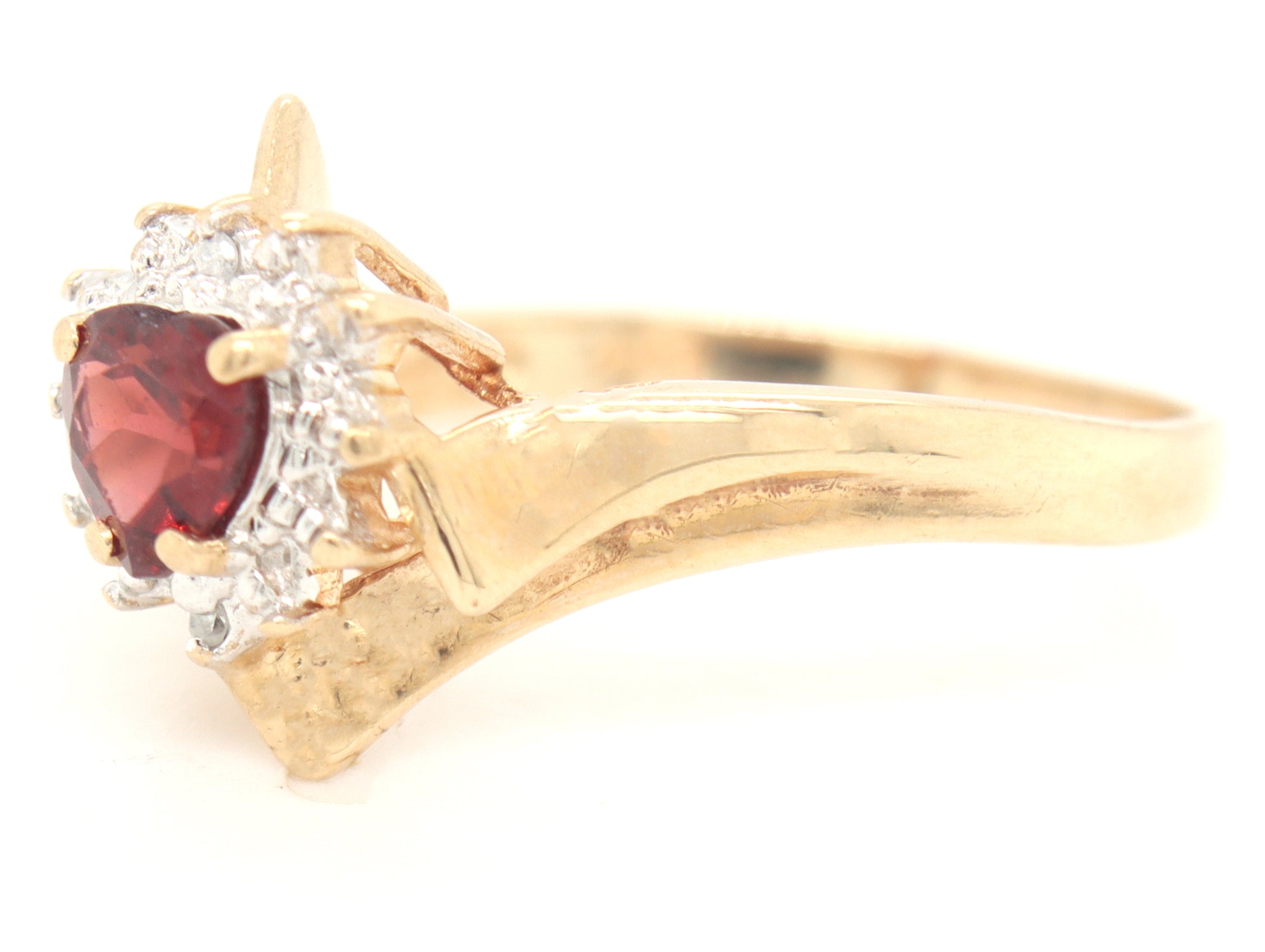 10kt Yellow gold heart shaped Garnet and diamond ring