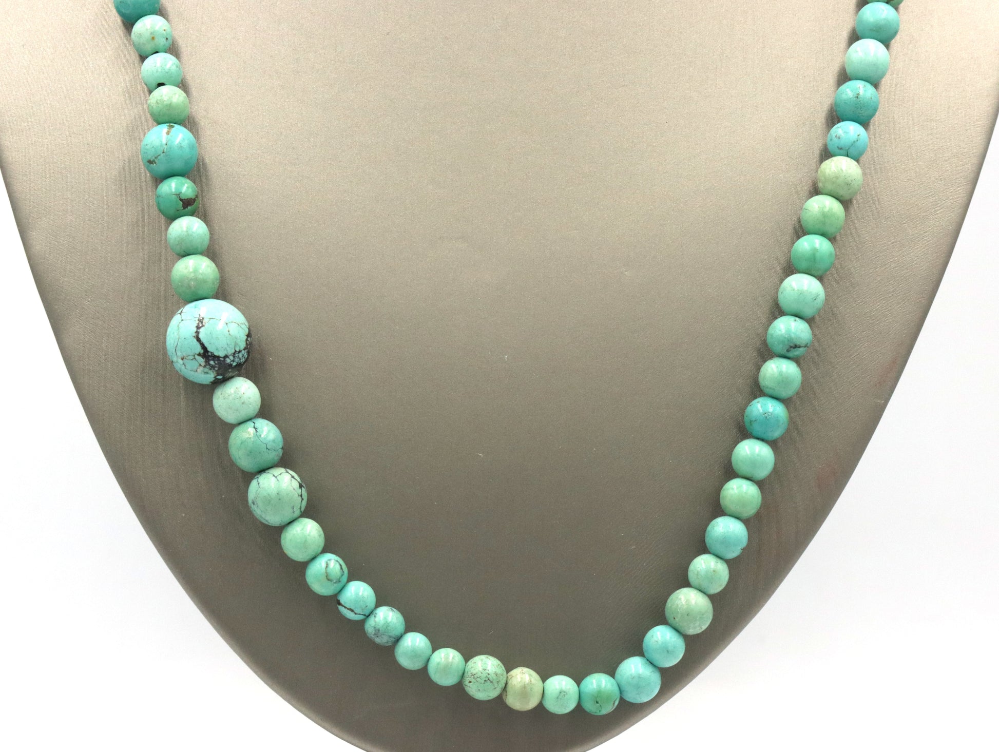 Turquoise beaded necklace