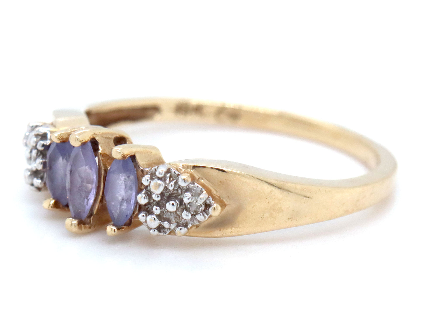10kt Yellow gold Iolite ring
