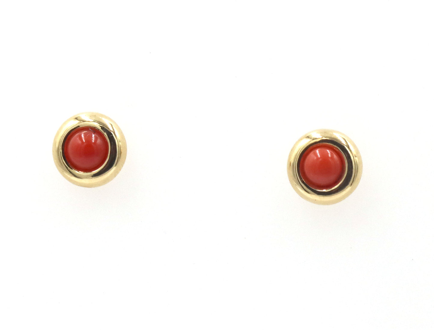 18kt Yellow gold Coral stud earrings