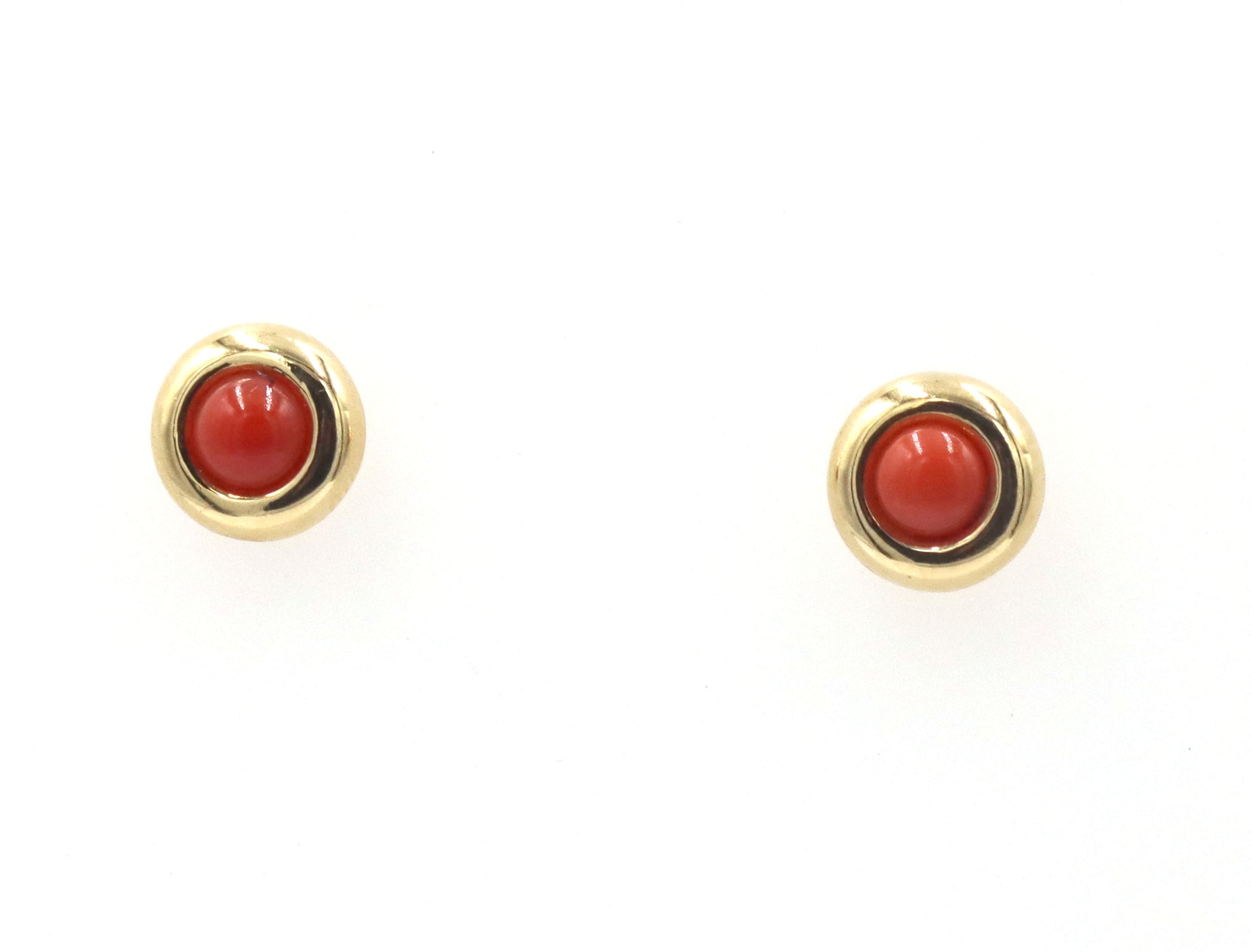 18kt Yellow gold Coral stud earrings