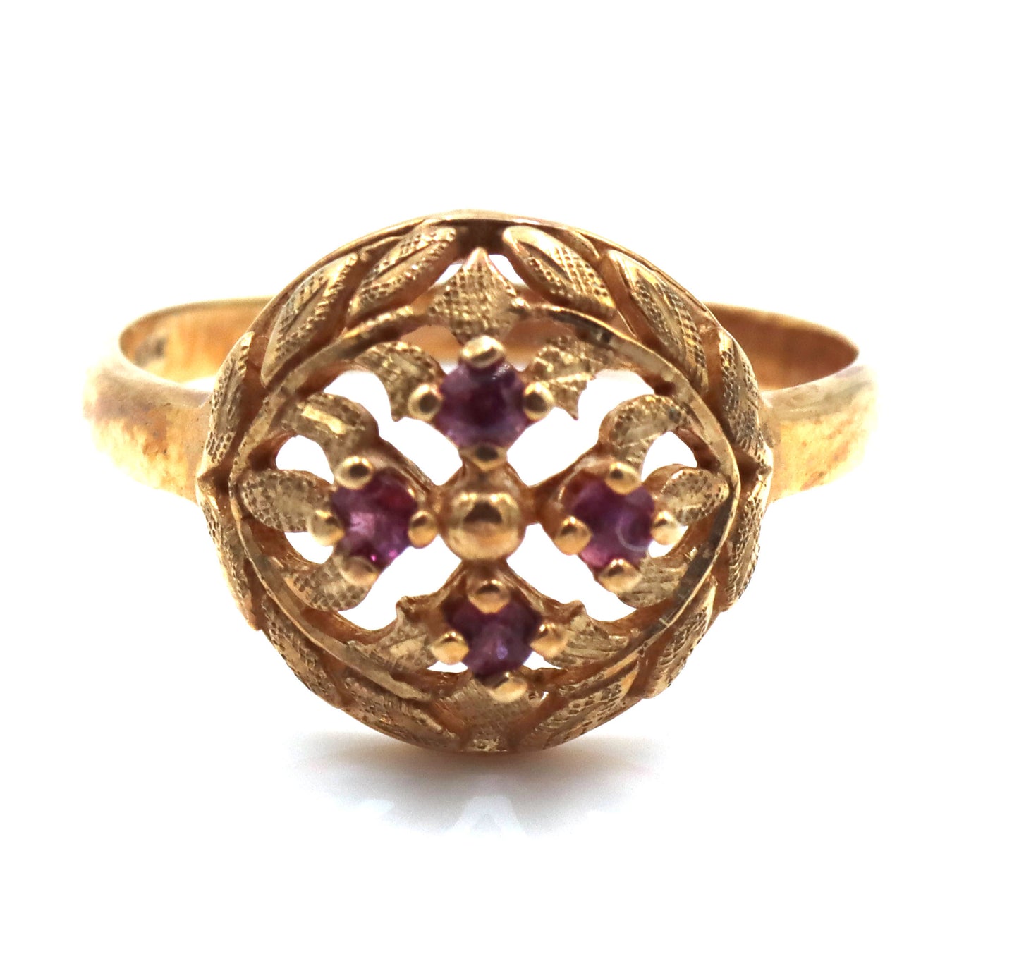 10kt Yellow gold ruby cocktail ring