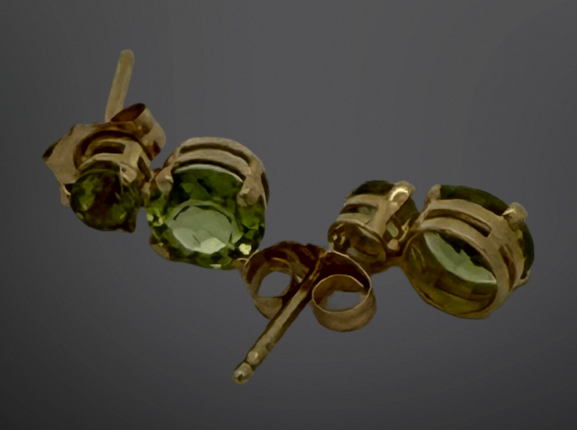 Double Peridot stud earrings in 14kt Yellow gold