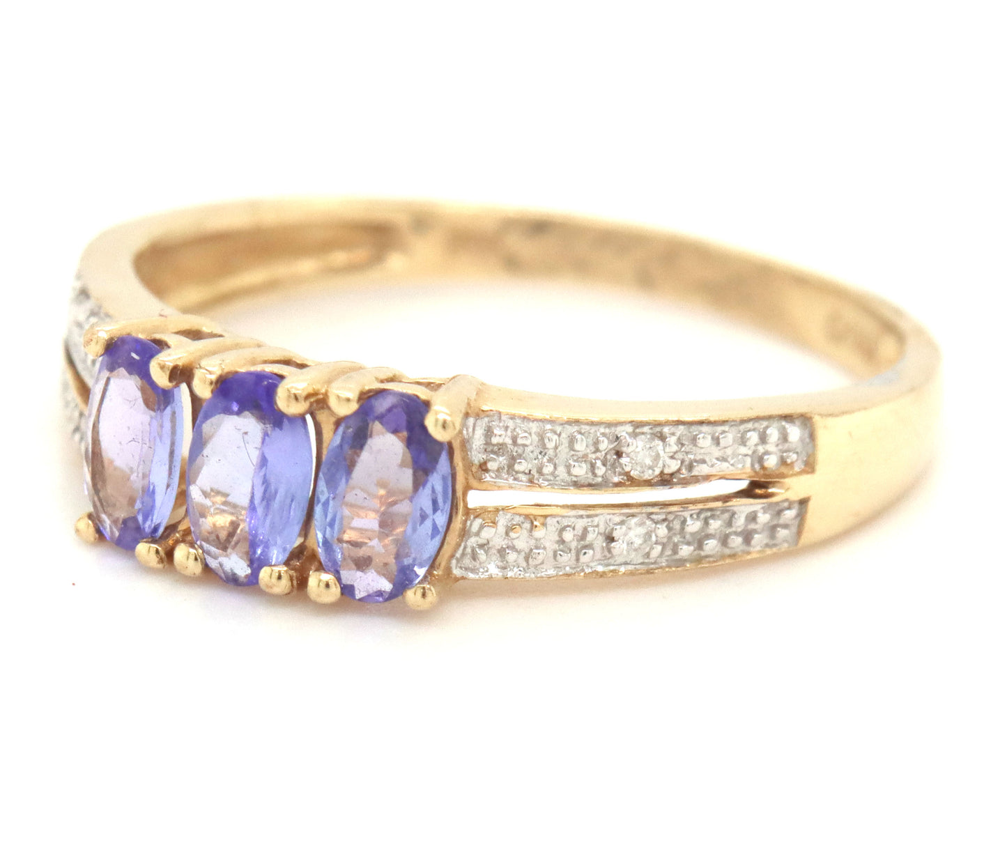 10kt Yellow gold blue sapphire cocktail ring
