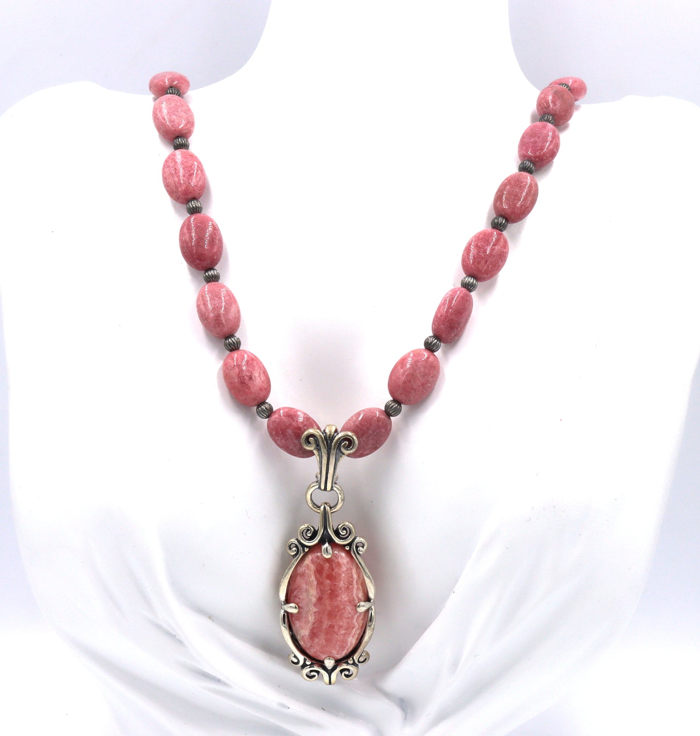 Gemstone beaded necklace with pendant