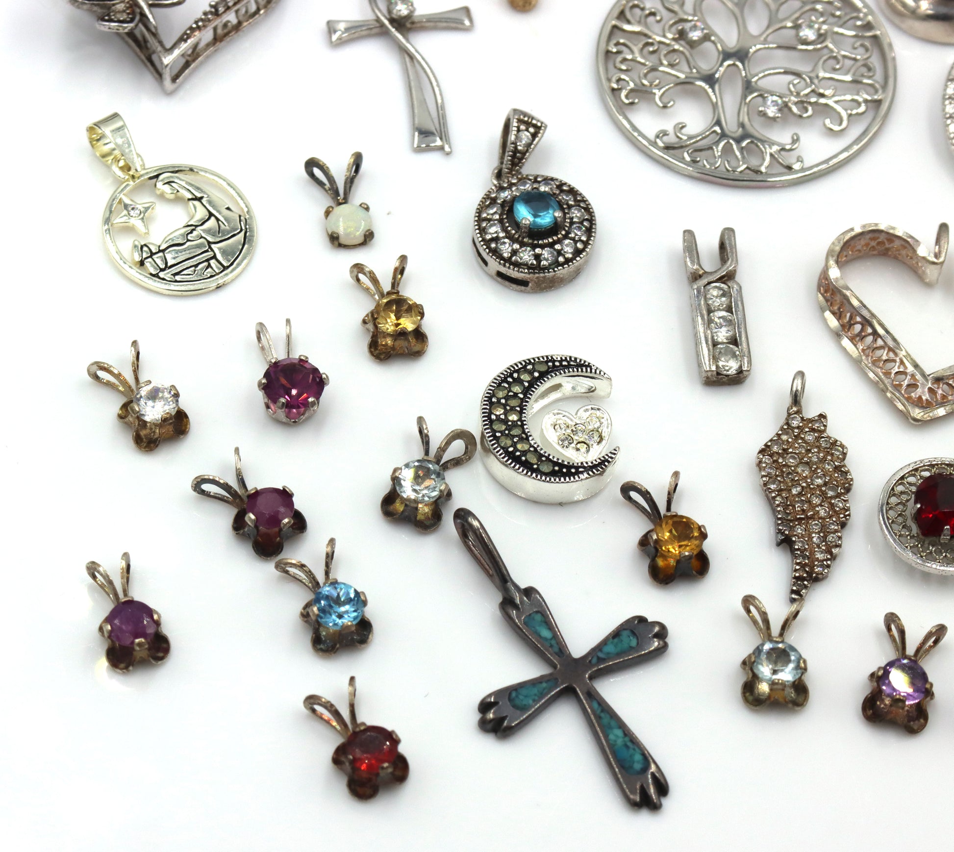 Lot of vintage 925 sterling silver pendants