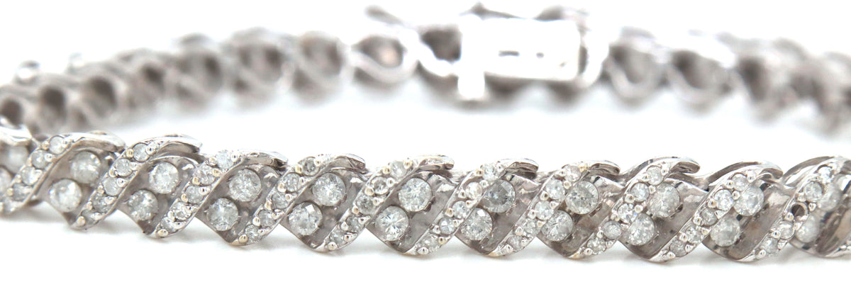 14kt White gold diamond link bracelet