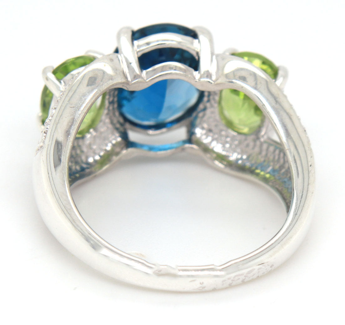 925 Sterling silver Blue topaz and Peridot ring