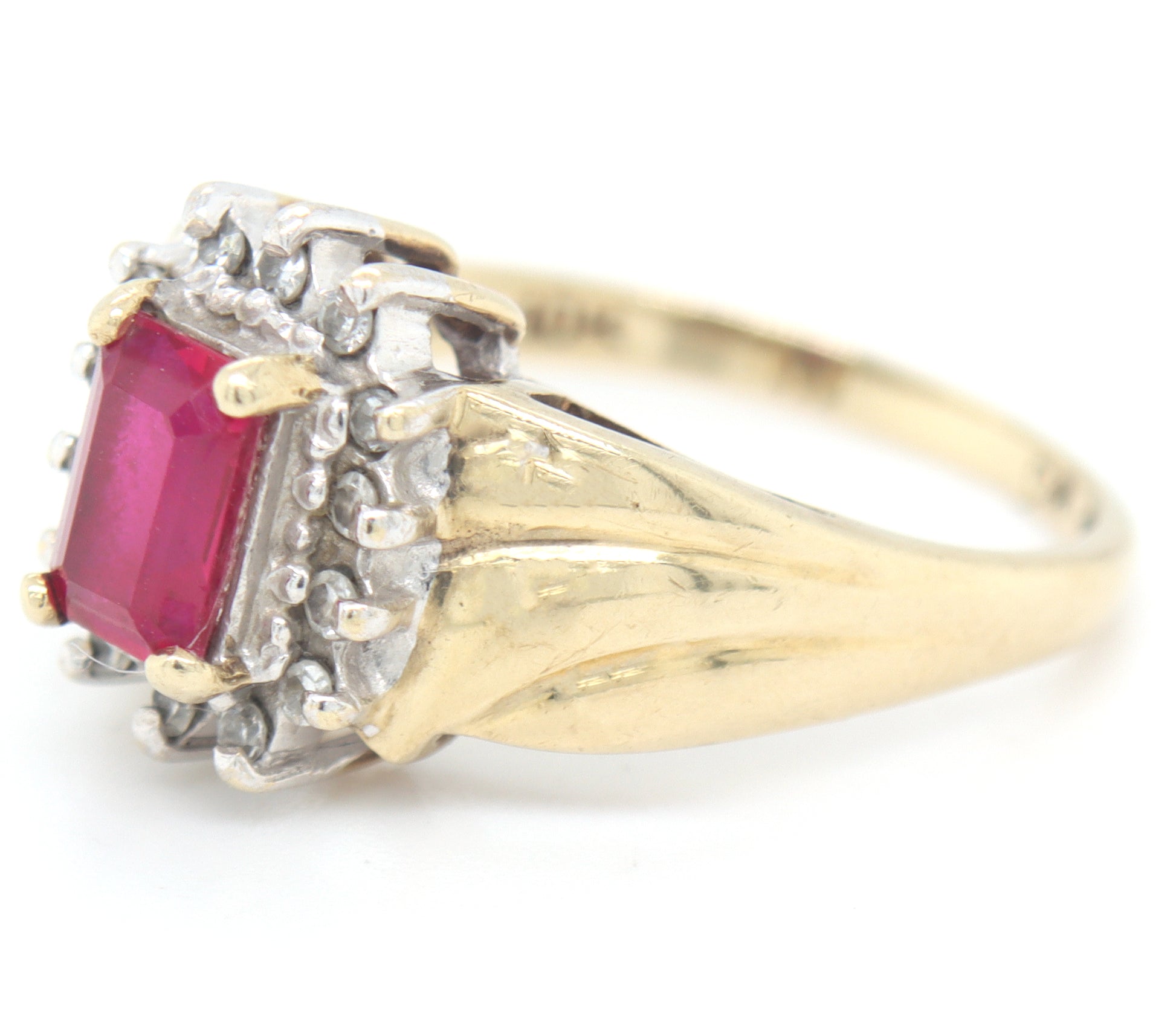 10kt Yellow gold Synthetic ruby and diamond ring