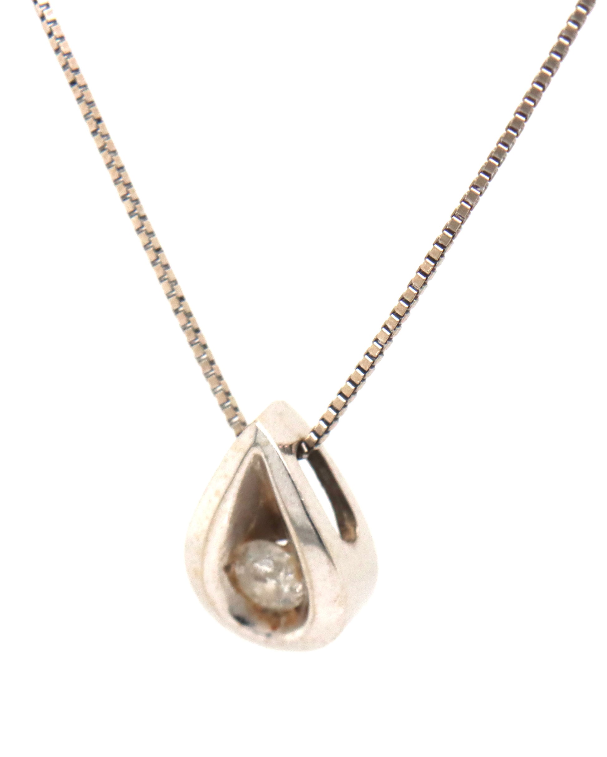 14kt White gold diamond pendant on box chain necklace