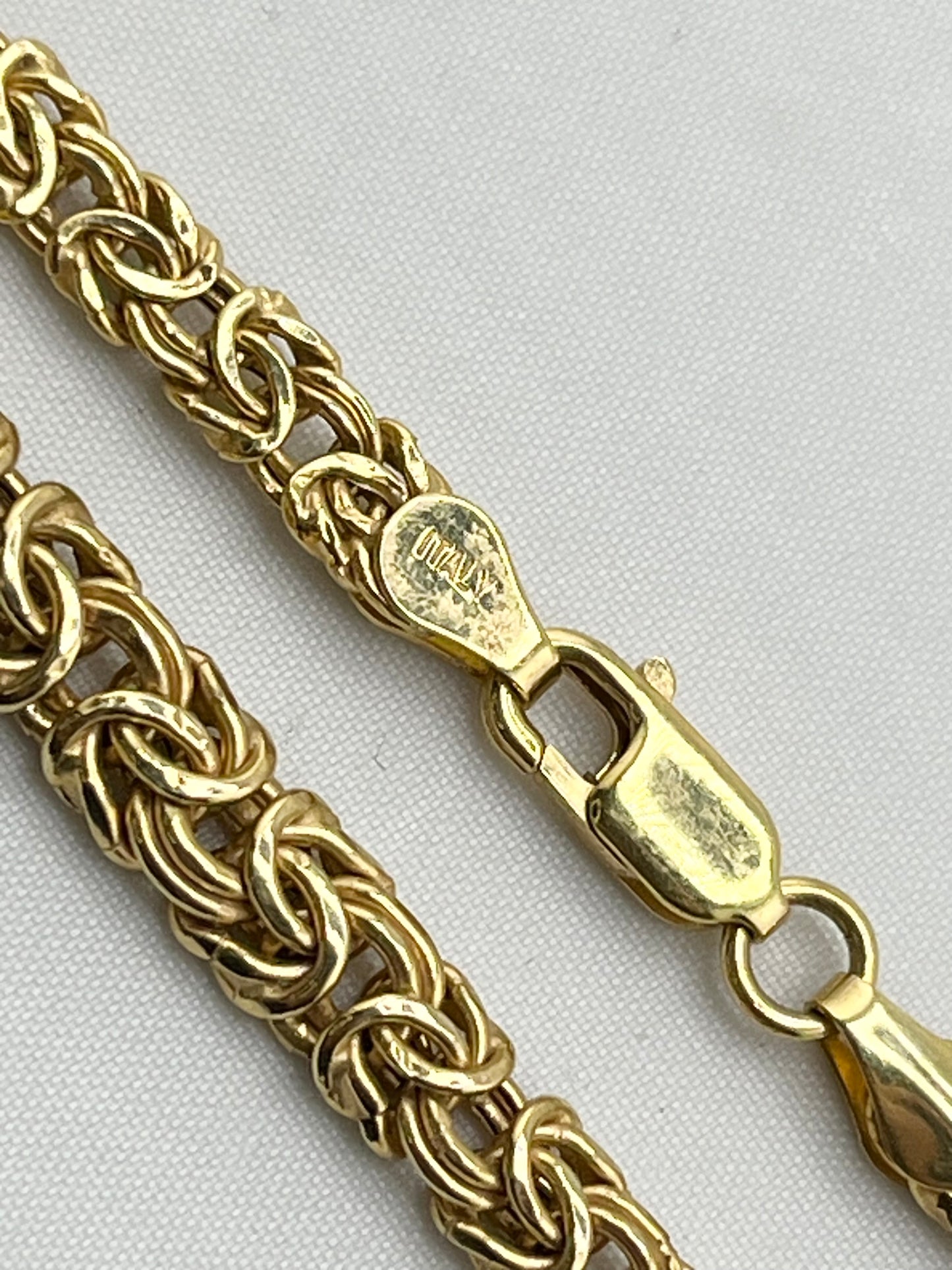Italian 14KT Yellow Gold Gratuated 4MM to7MM Byzantine Necklace