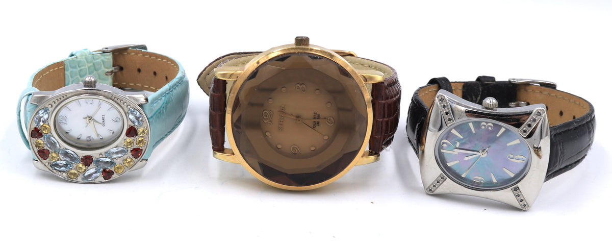 Big group lot of ladies watches