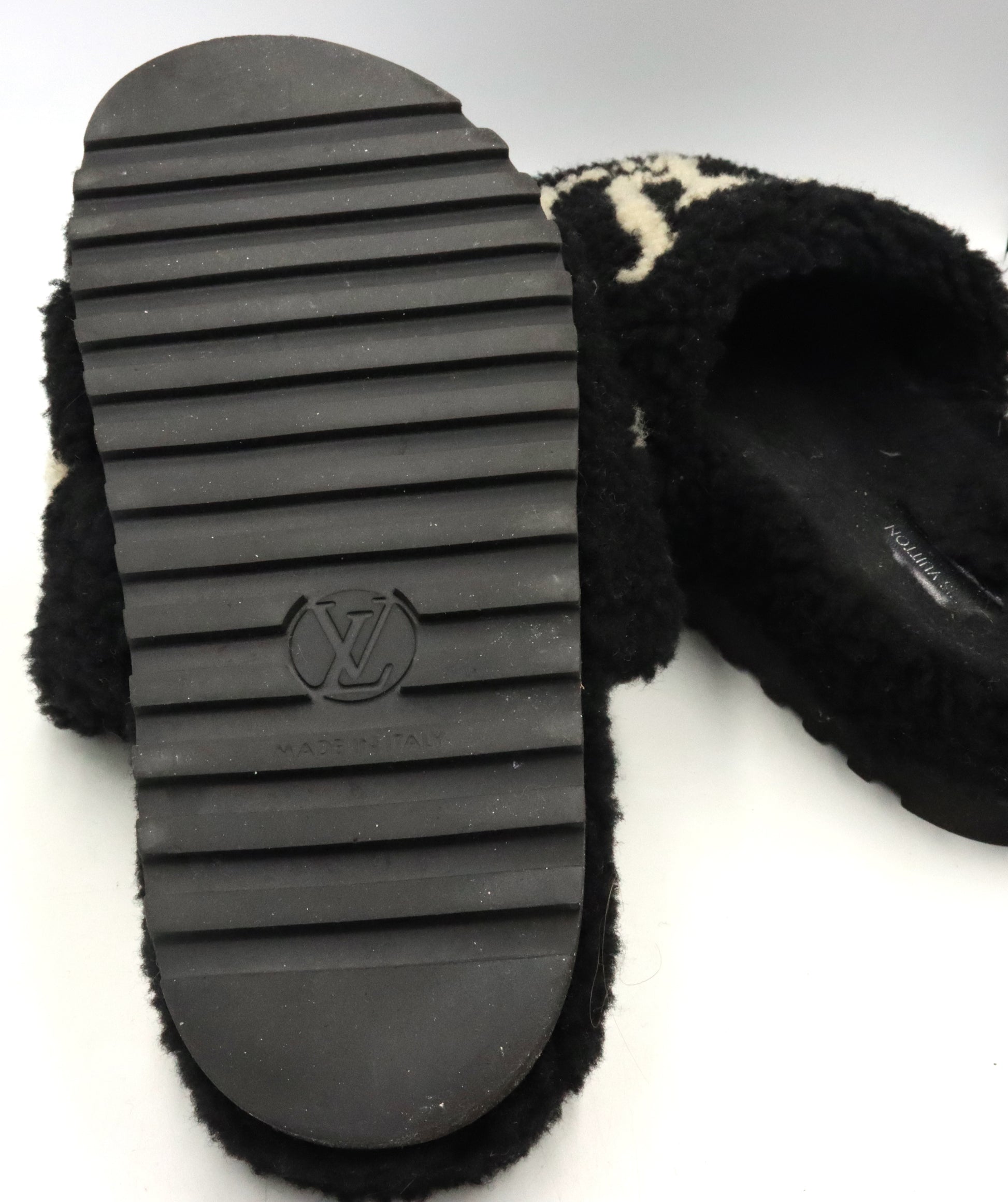 Louis Vuitton black white shearling Paseo flat Comfort mules