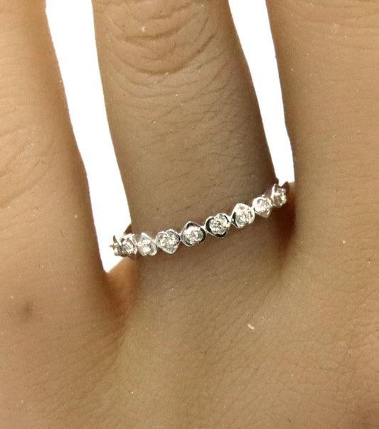 14kt White gold 0.5ct diamond multi heart band