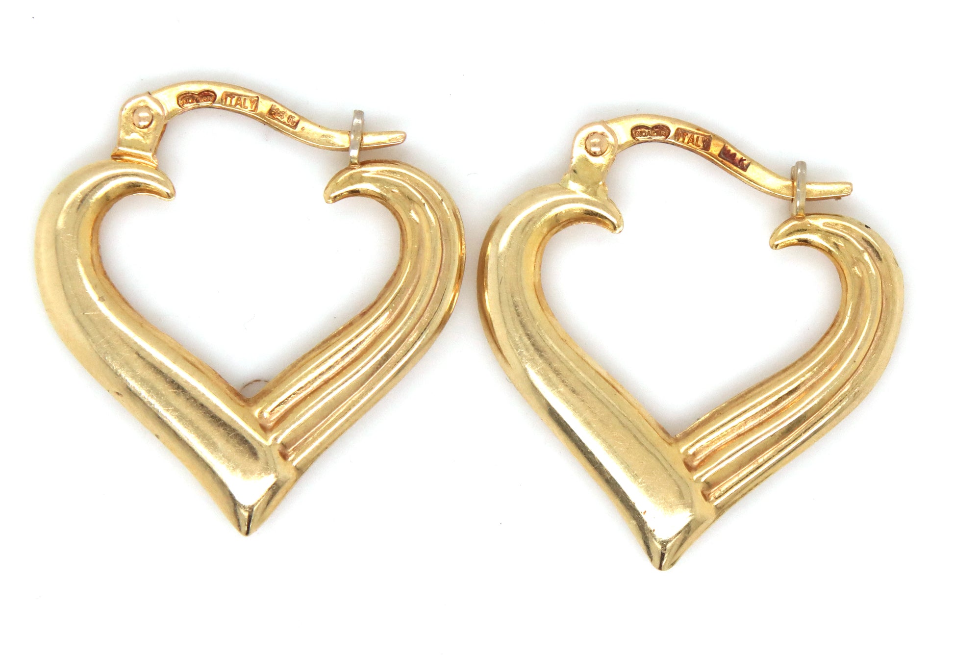 14kt Yellow gold heart shaped hoop earrings