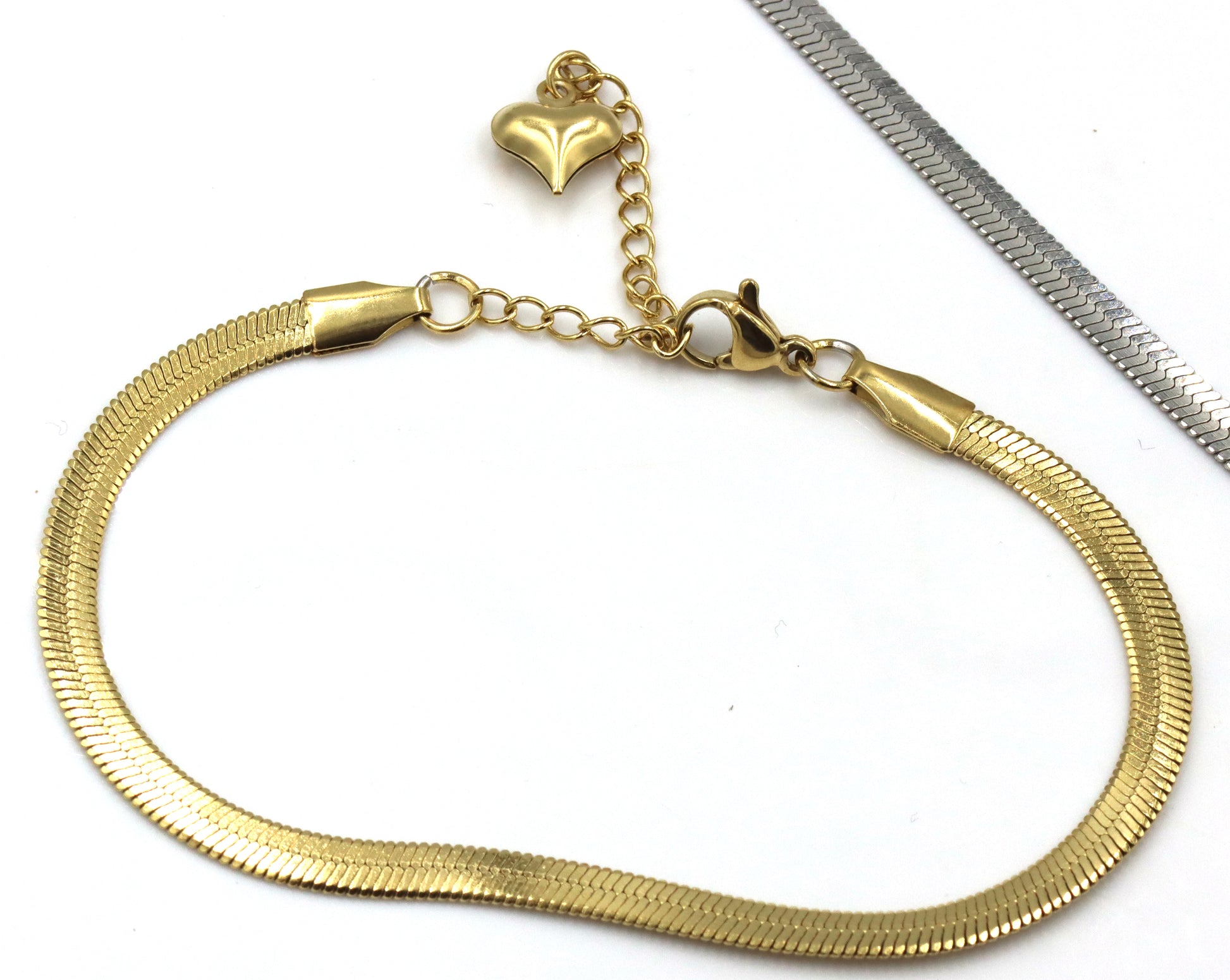 Set of 2 necklaces and matching bracelets