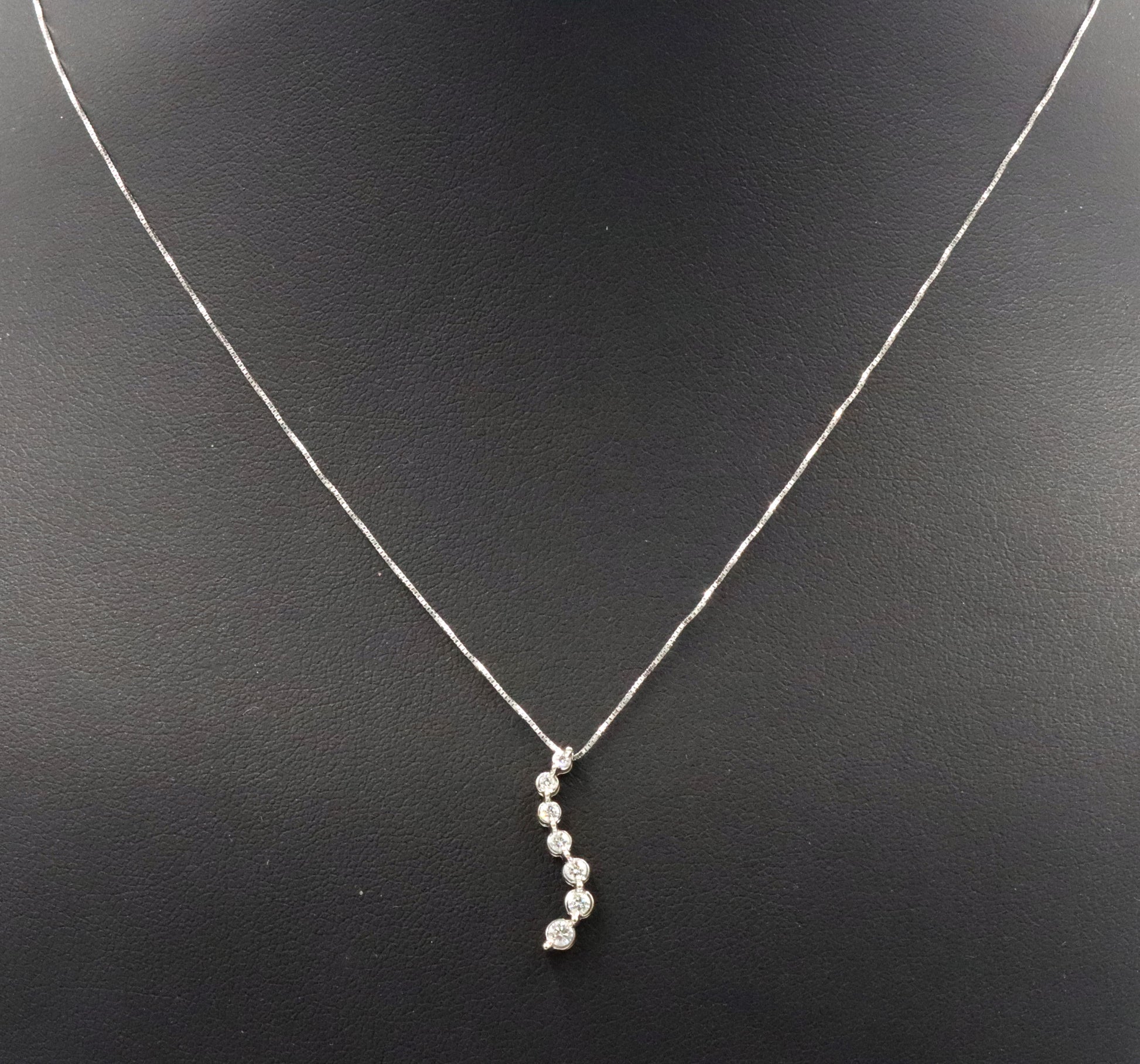 14kt White gold 0.15ctw diamond journey pendant on chain