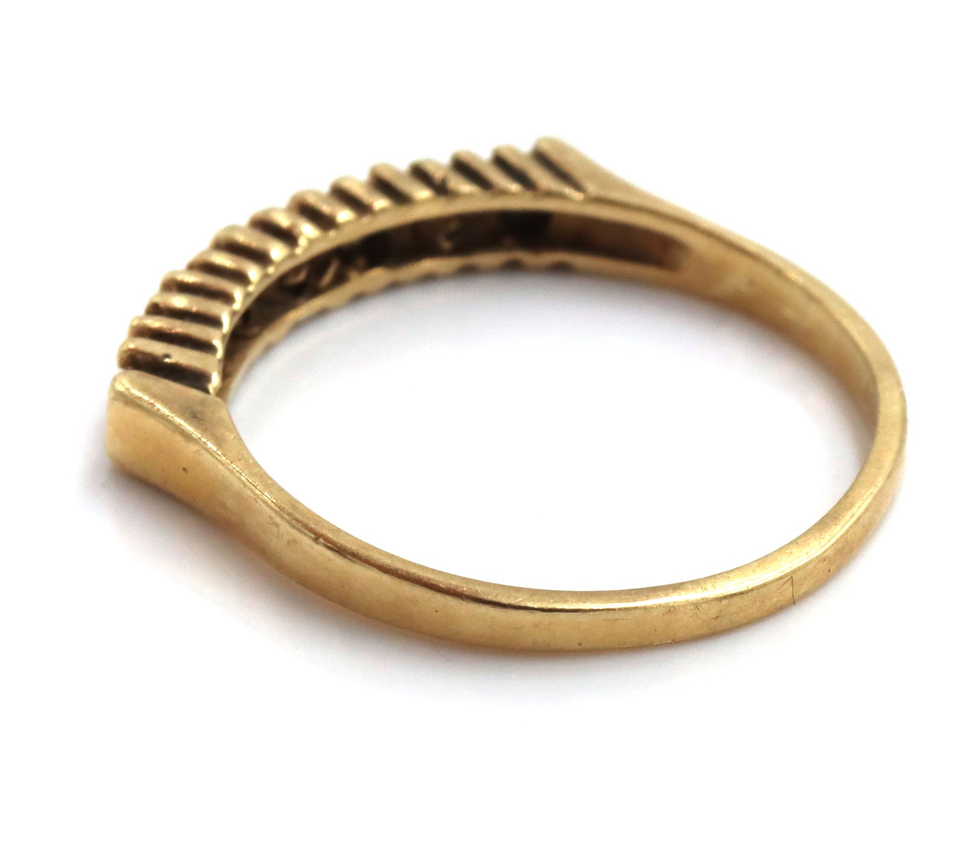 10kt Yellow gold diamond band