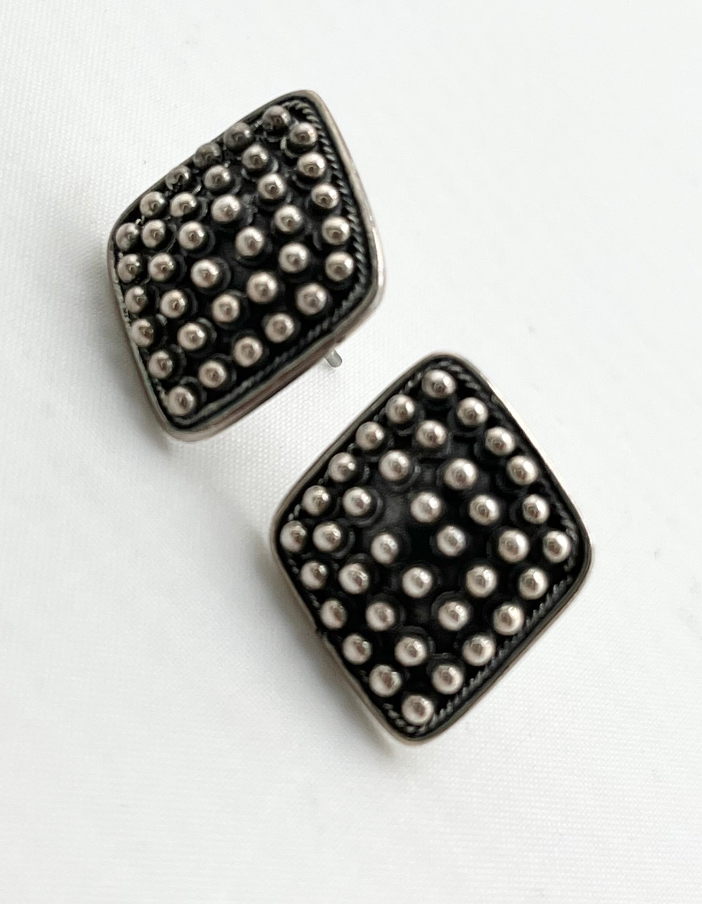 925 Sterling Silver Vintage Dot Design Earrings