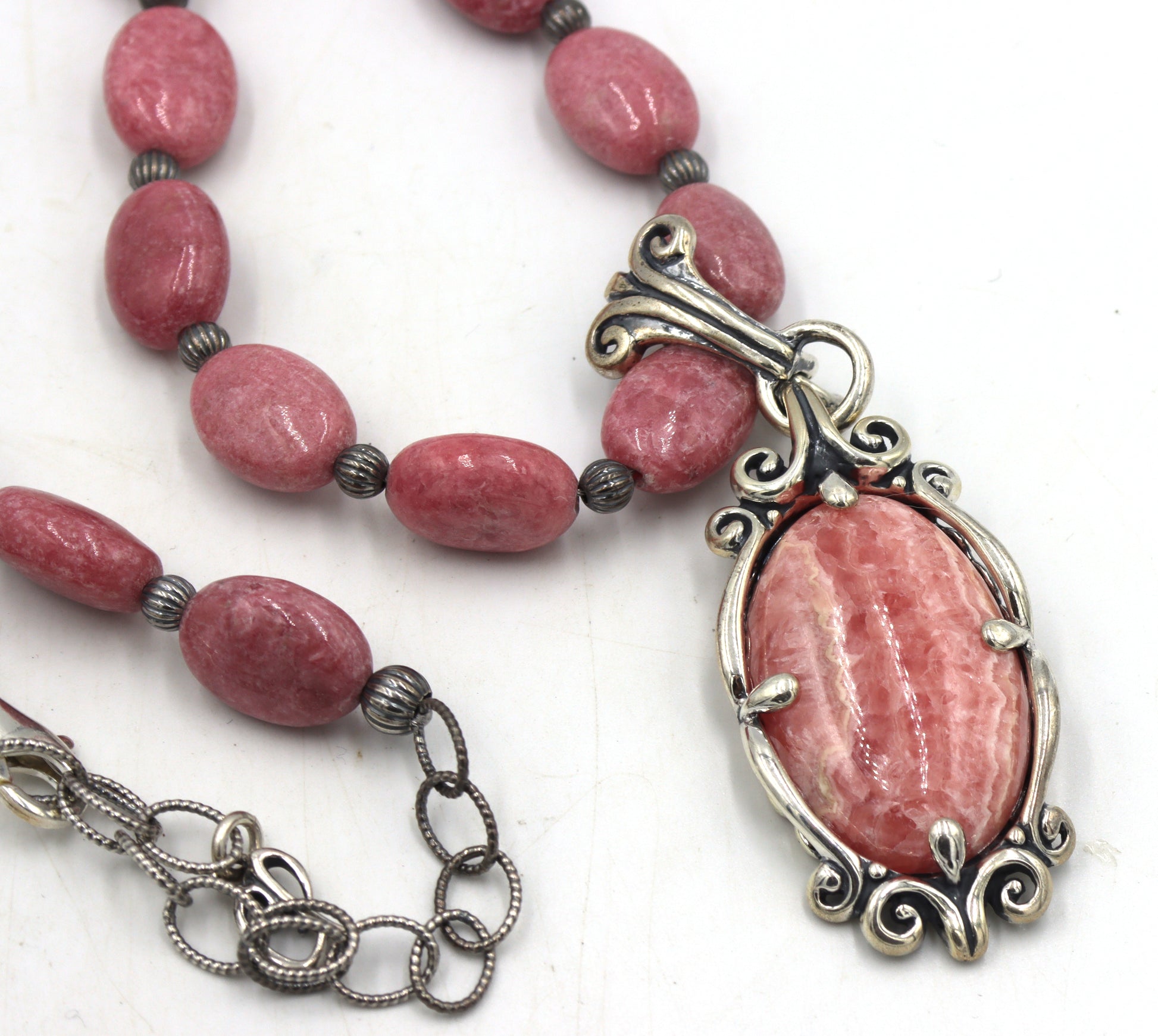 Gemstone beaded necklace with pendant