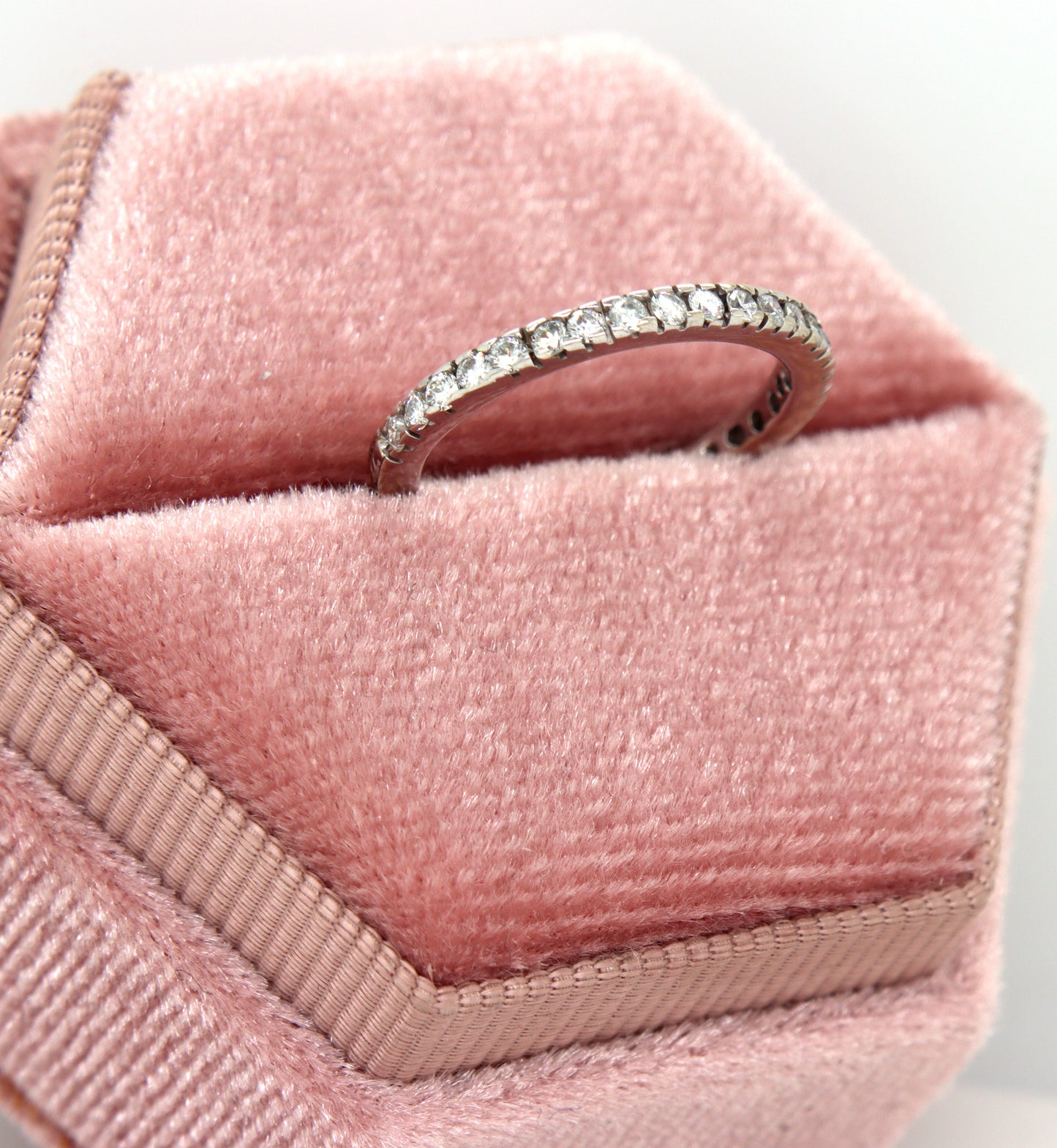 18kt White gold 0.35ctw round brilliant cut twisted rope wedding band