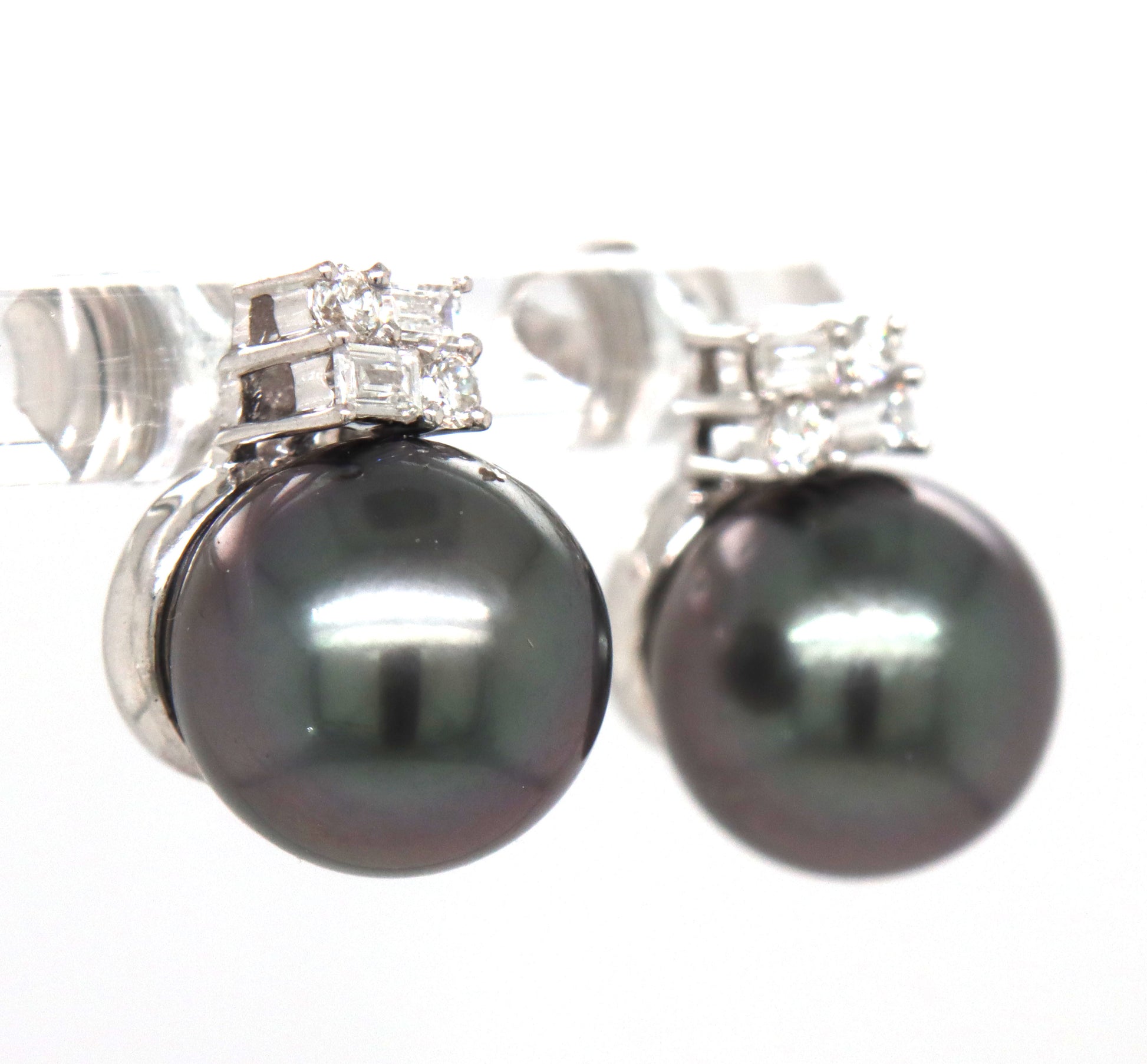 18kt White gold Tahitian and diamond earrings