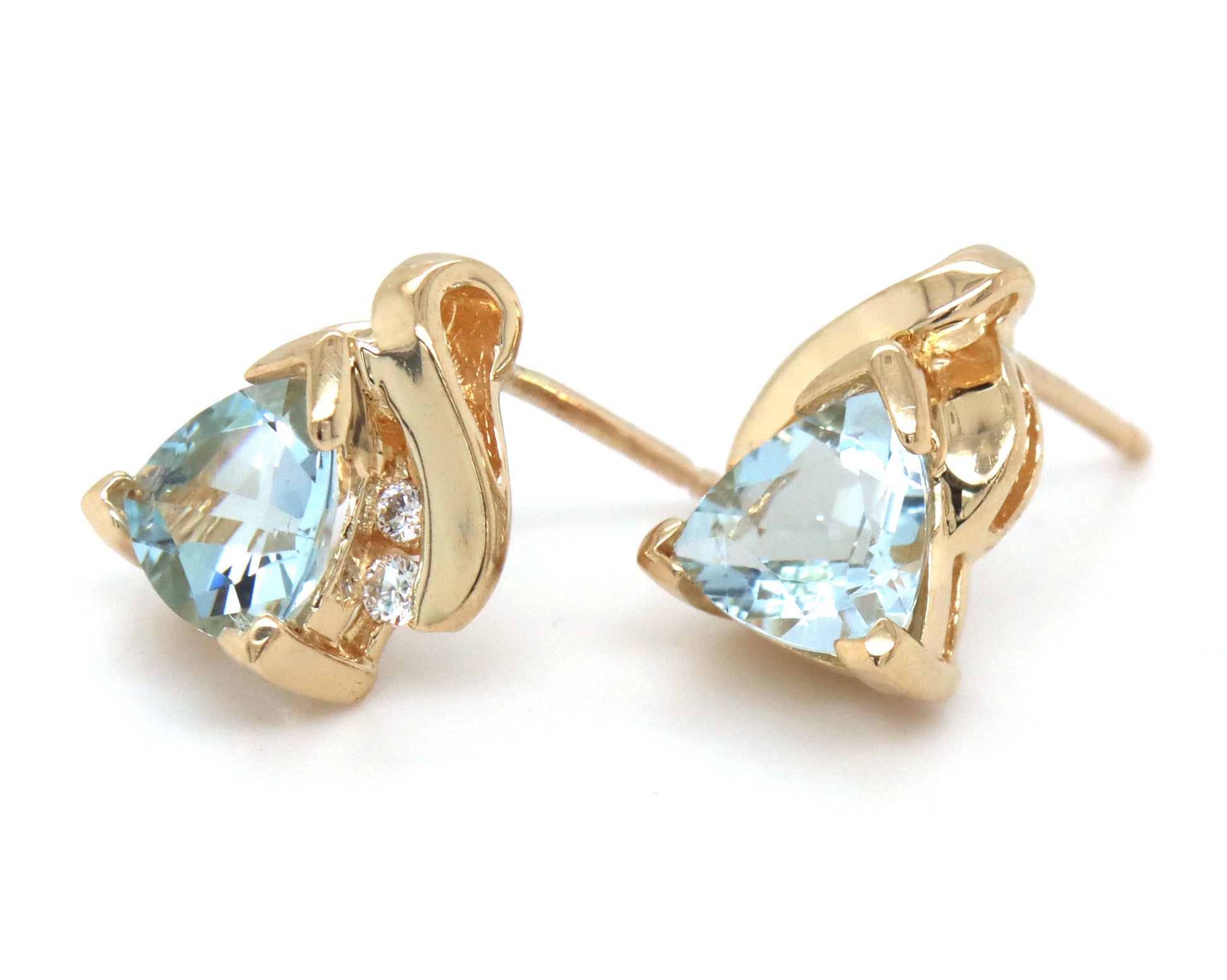 14kt Yellow gold Trillion aquamarine and diamond stud