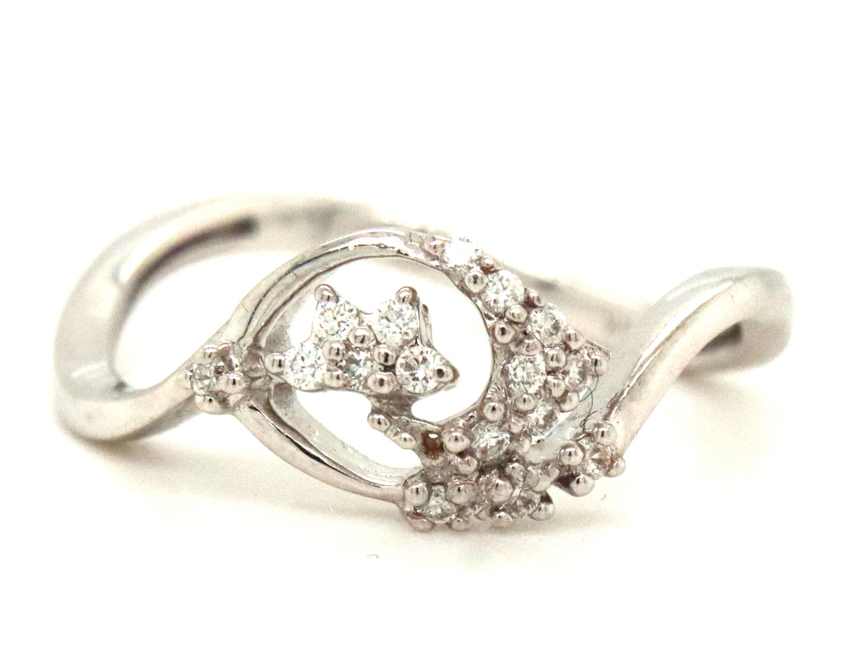 14kt White gold diamond wavy ring